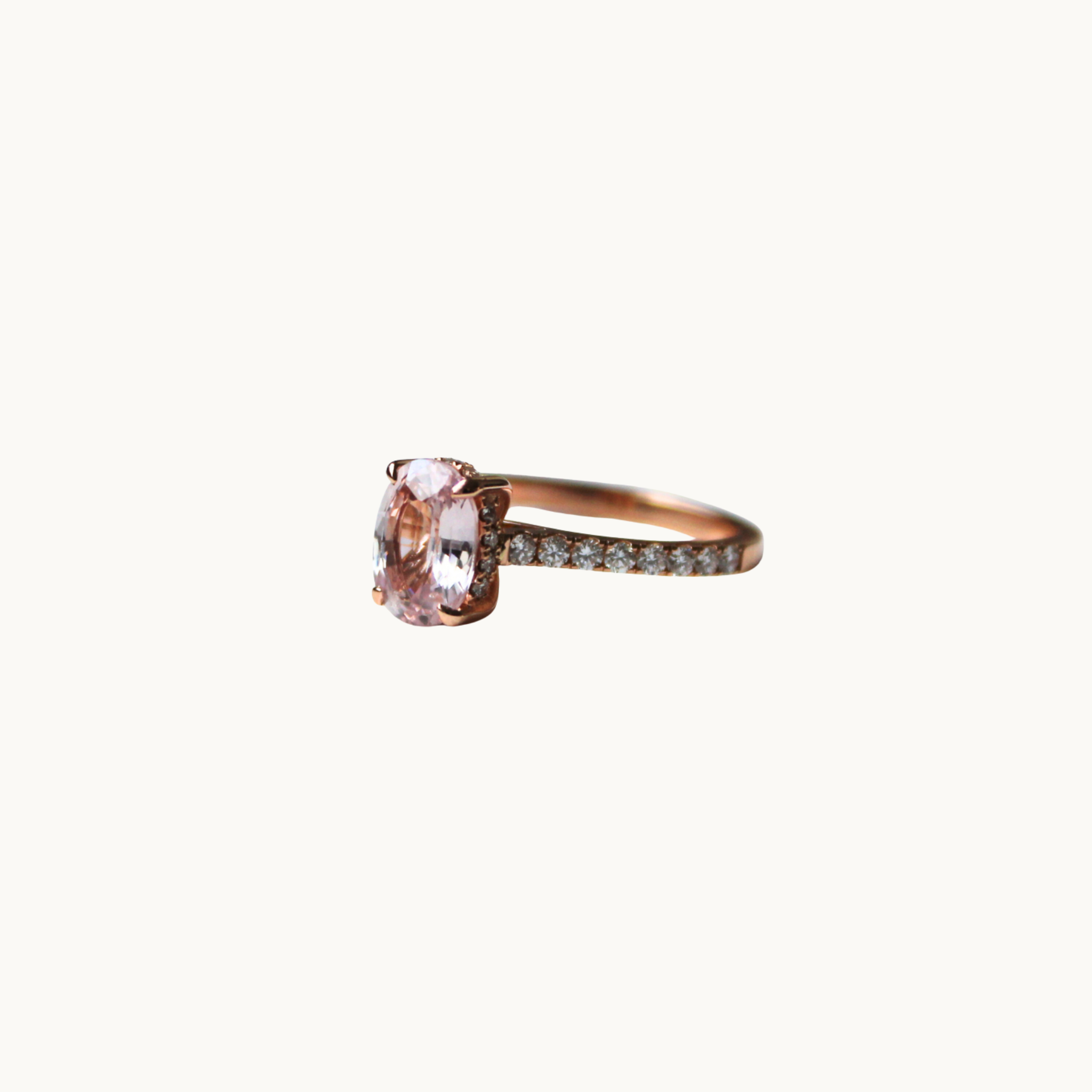 18K Rose Gold Ring with Pink Sapphire and Diamonds