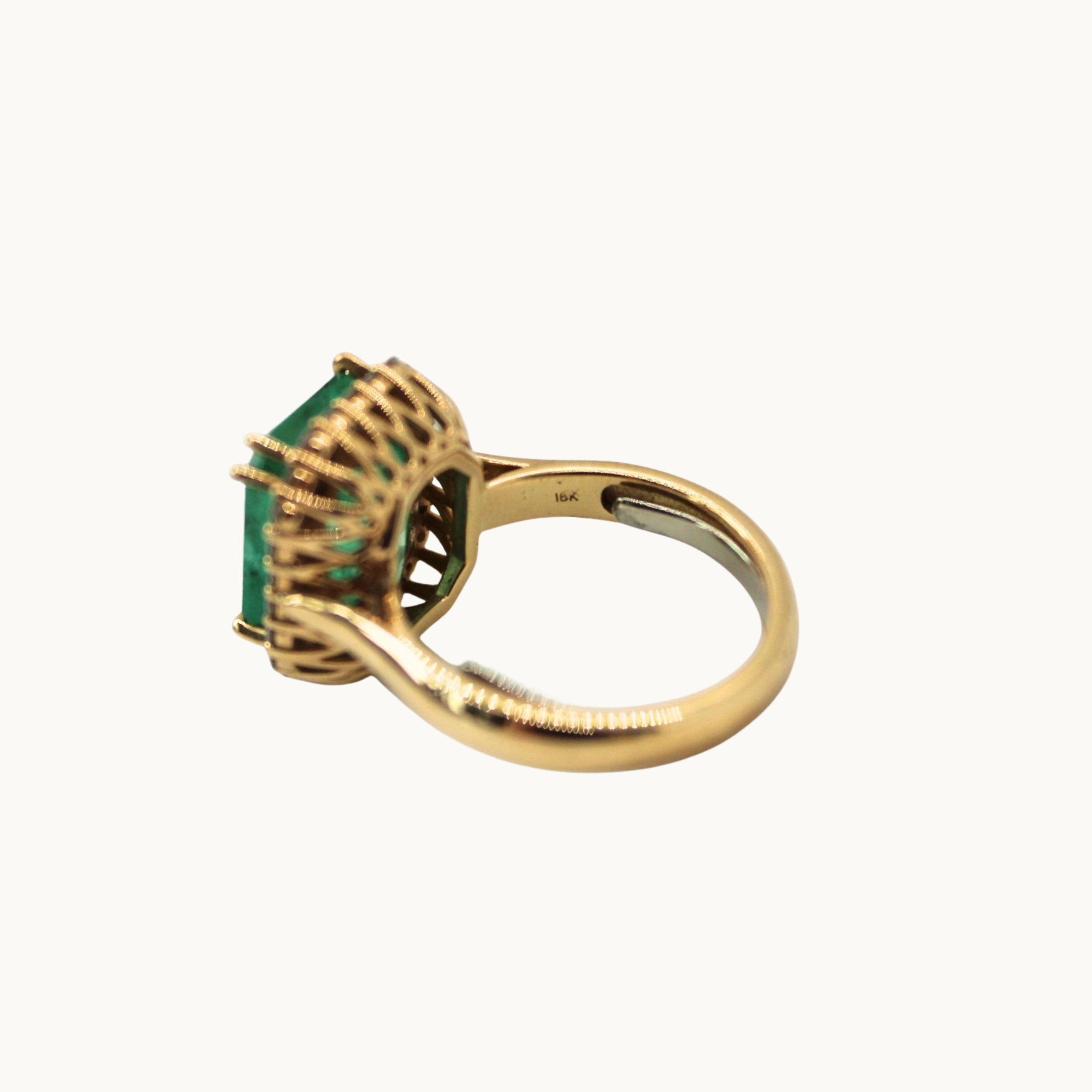 18K Yellow Gold Cocktail Ring with Emerald and Diamonds