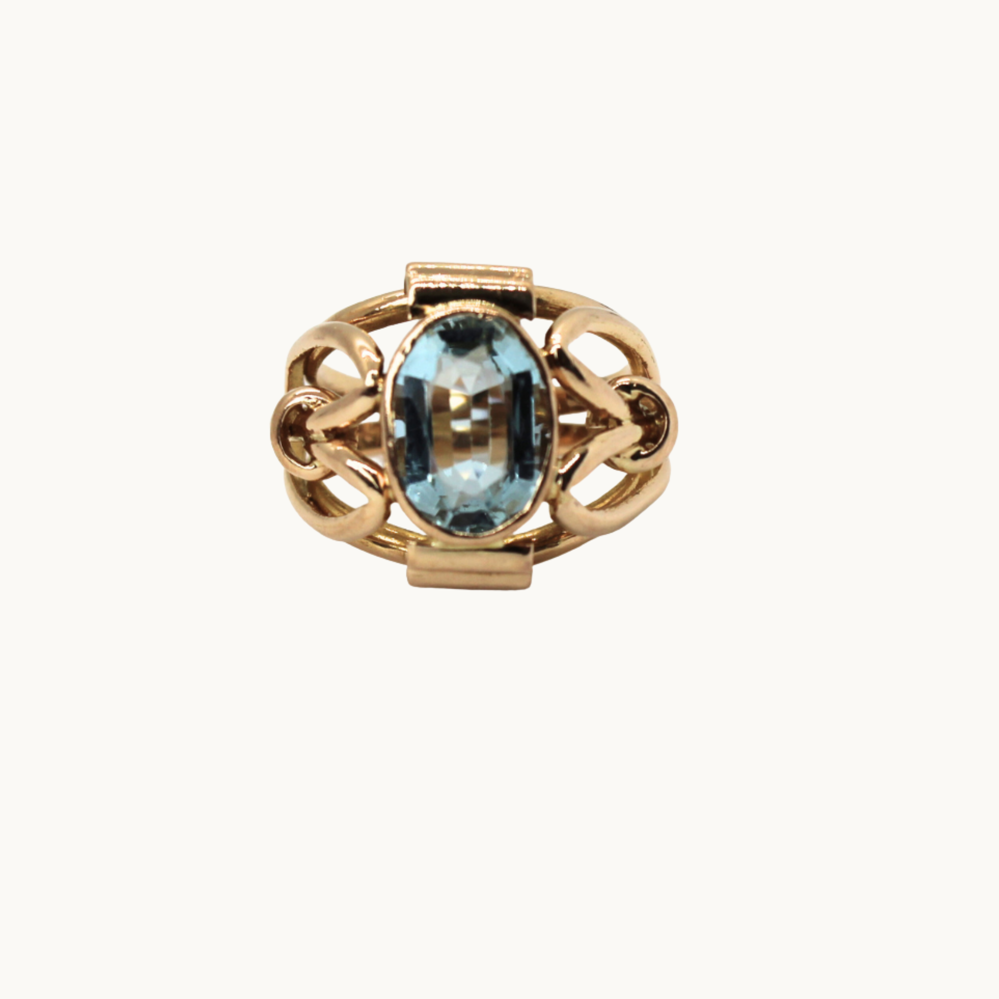 14K yellow gold ring with aquamarine