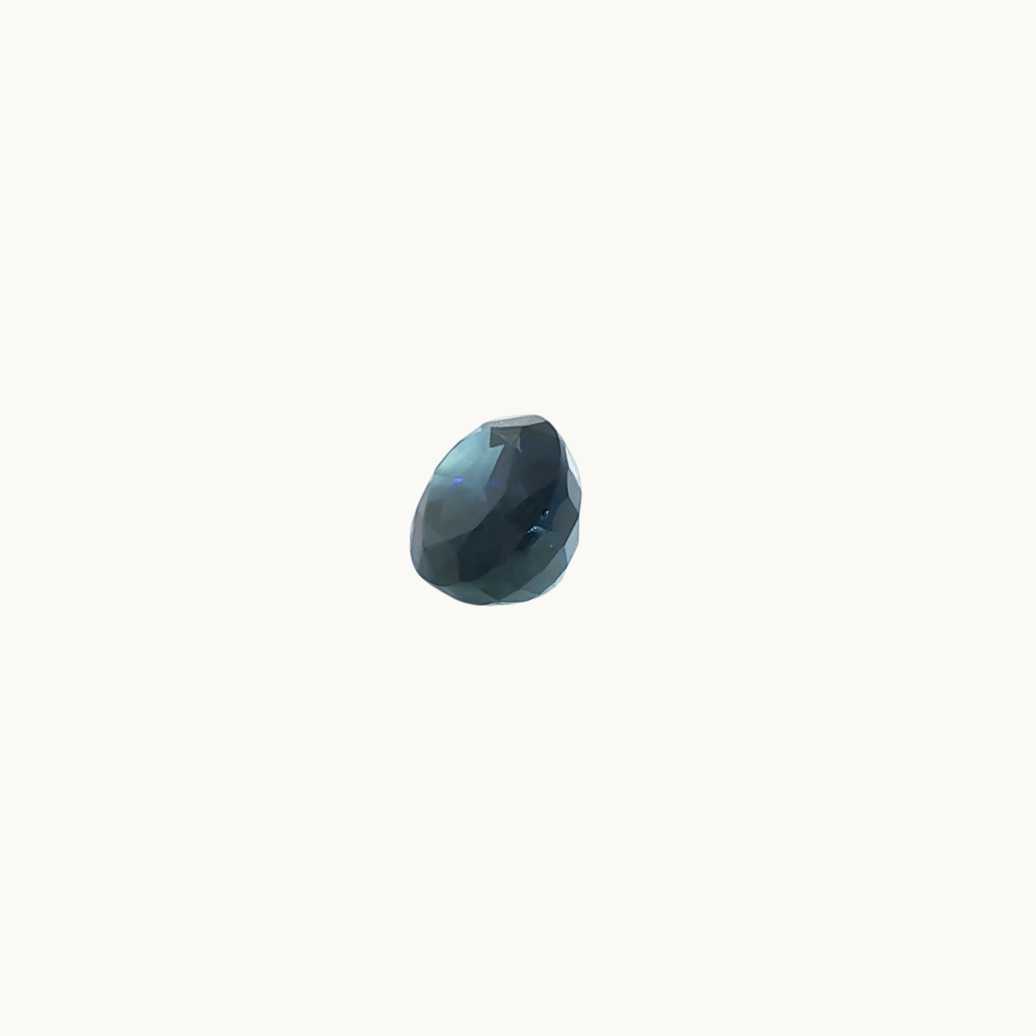 Intense dark blue oval sapphire of 9.77 carats