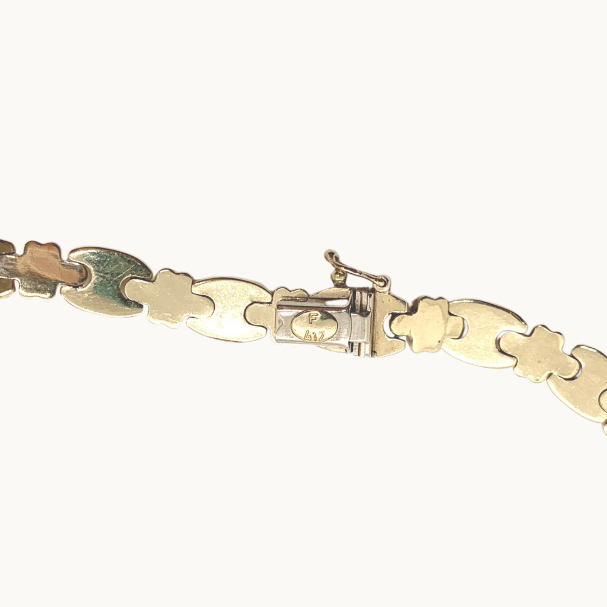 3 tons 10K gold necklace