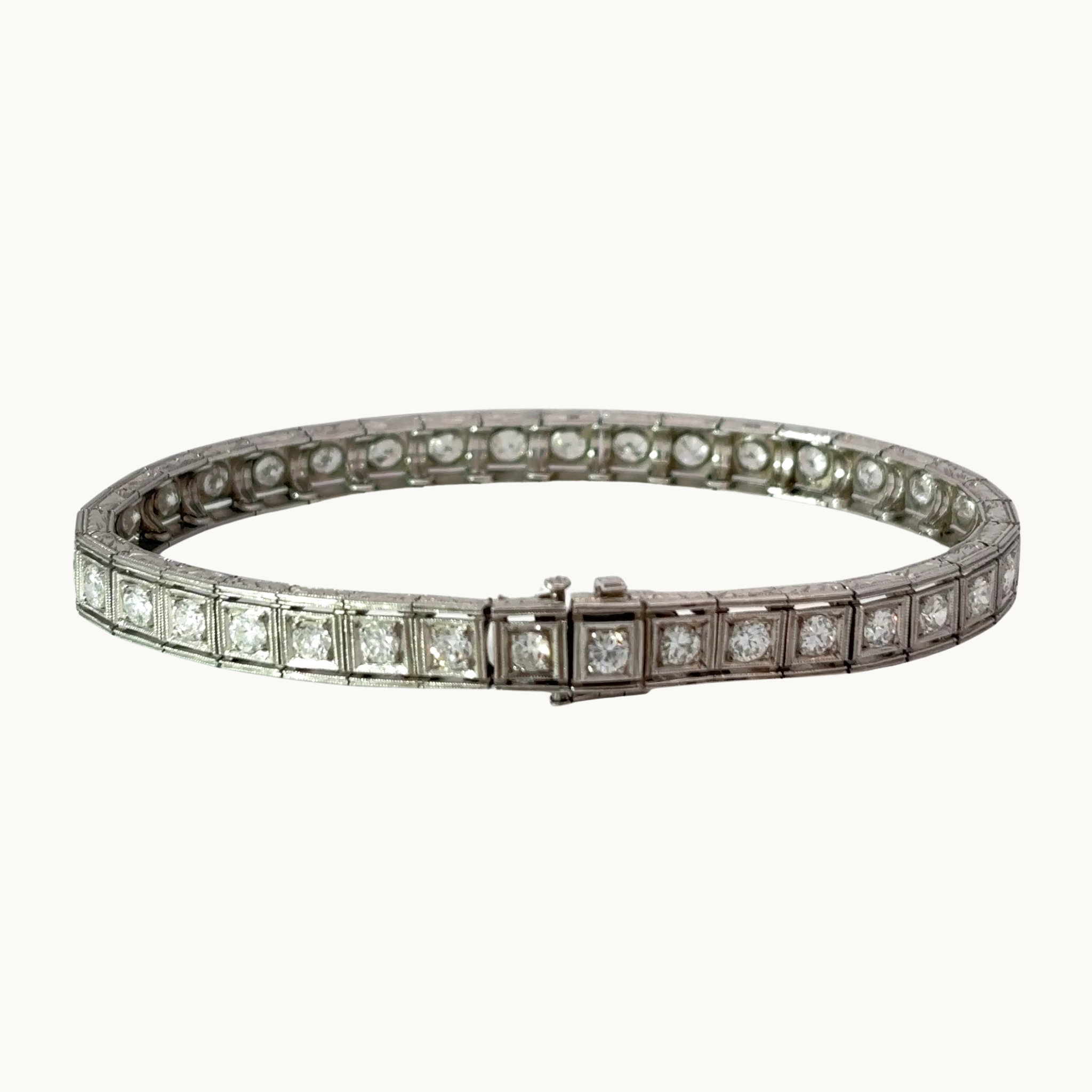 Handmade tennis bracelet in Platinum and Diamonds