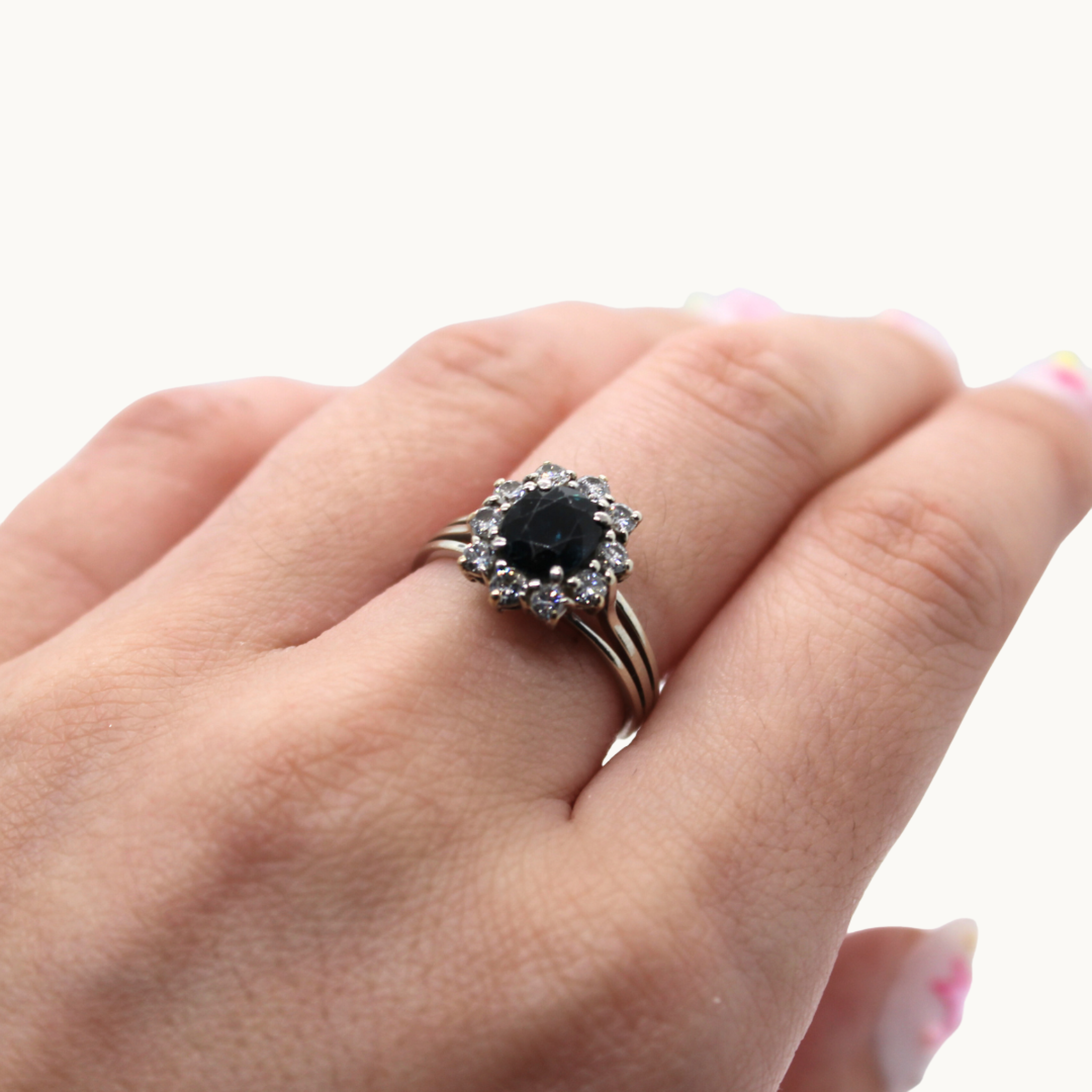 Bague pompadour en Or blanc 14K avec Saphir et Diamants