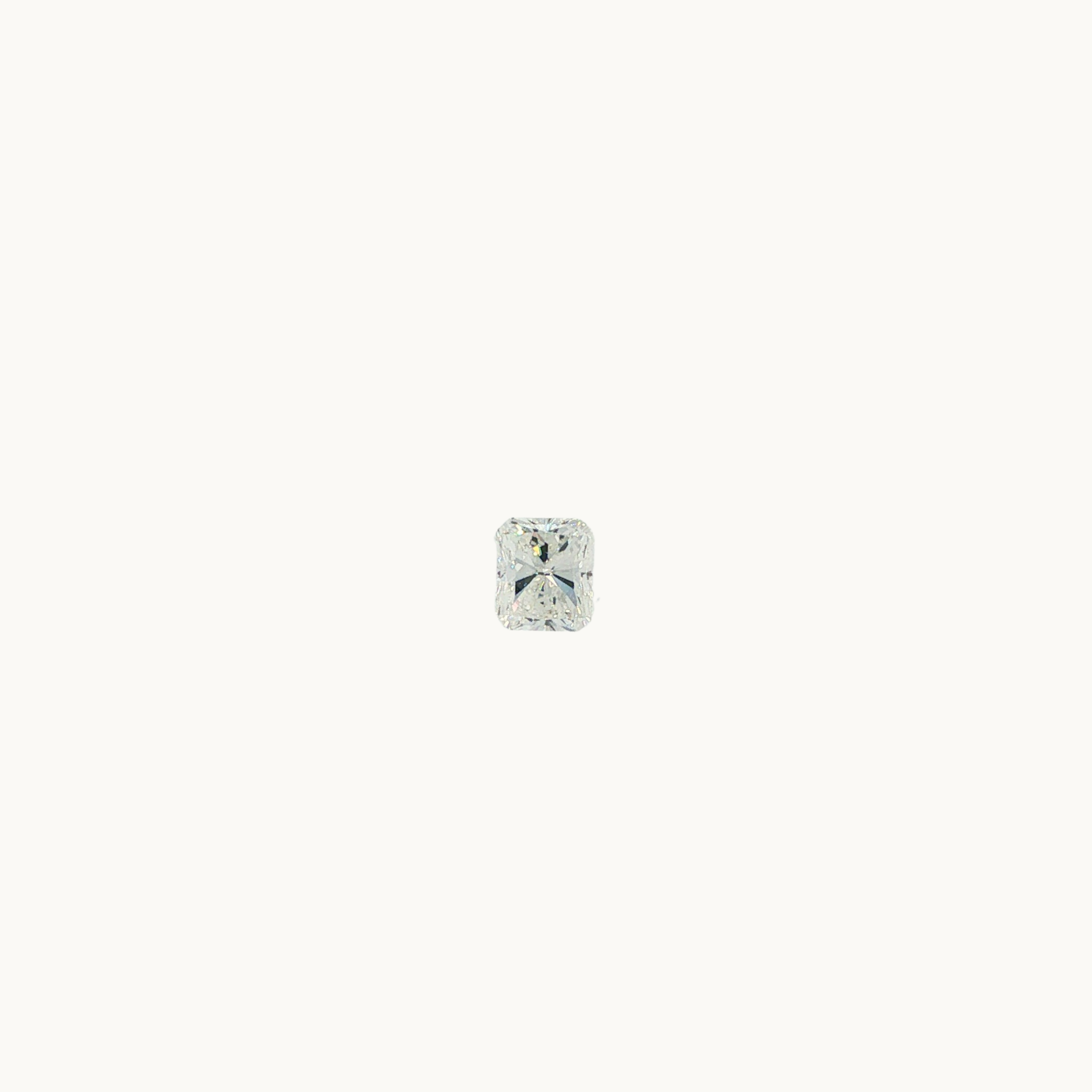 Diamant Naturel Incolore de Taille Radiant de 1.01 Carats