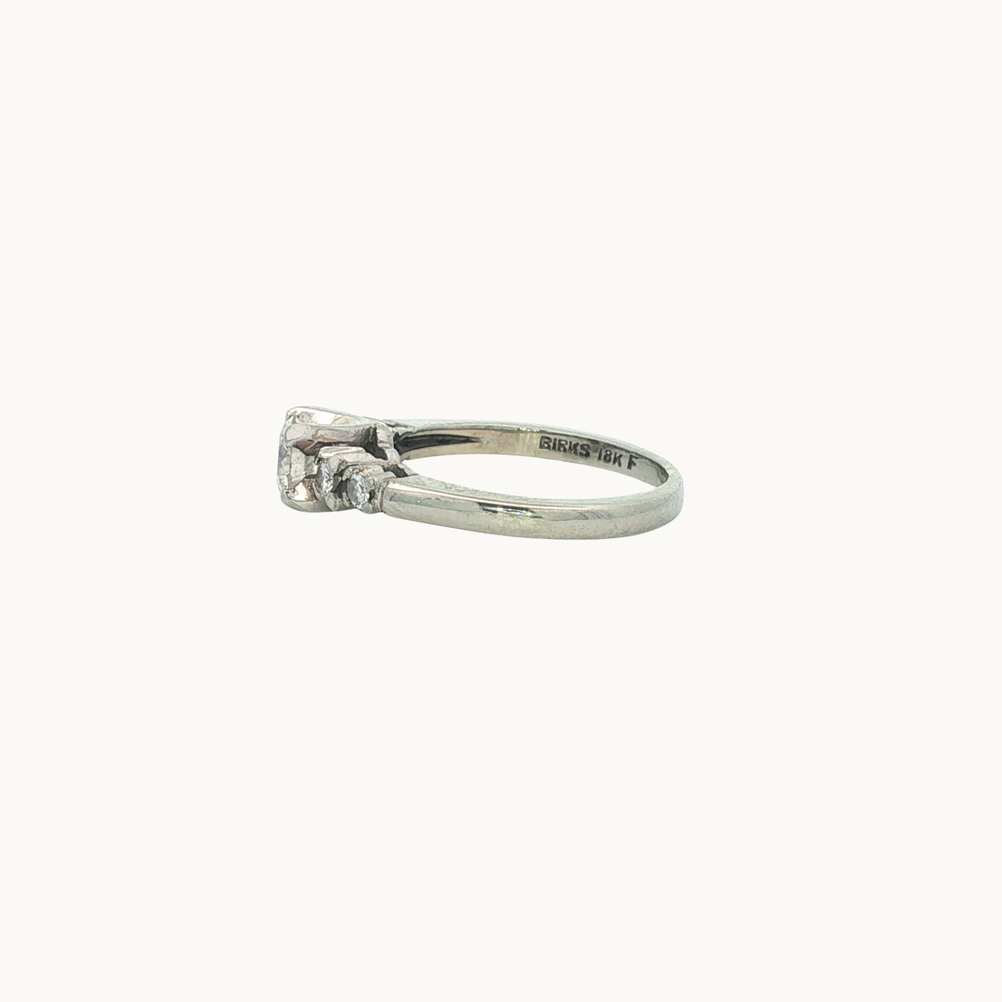Bague Multi-Pierres "BIRKS" en Or blanc 18K avec Diamants