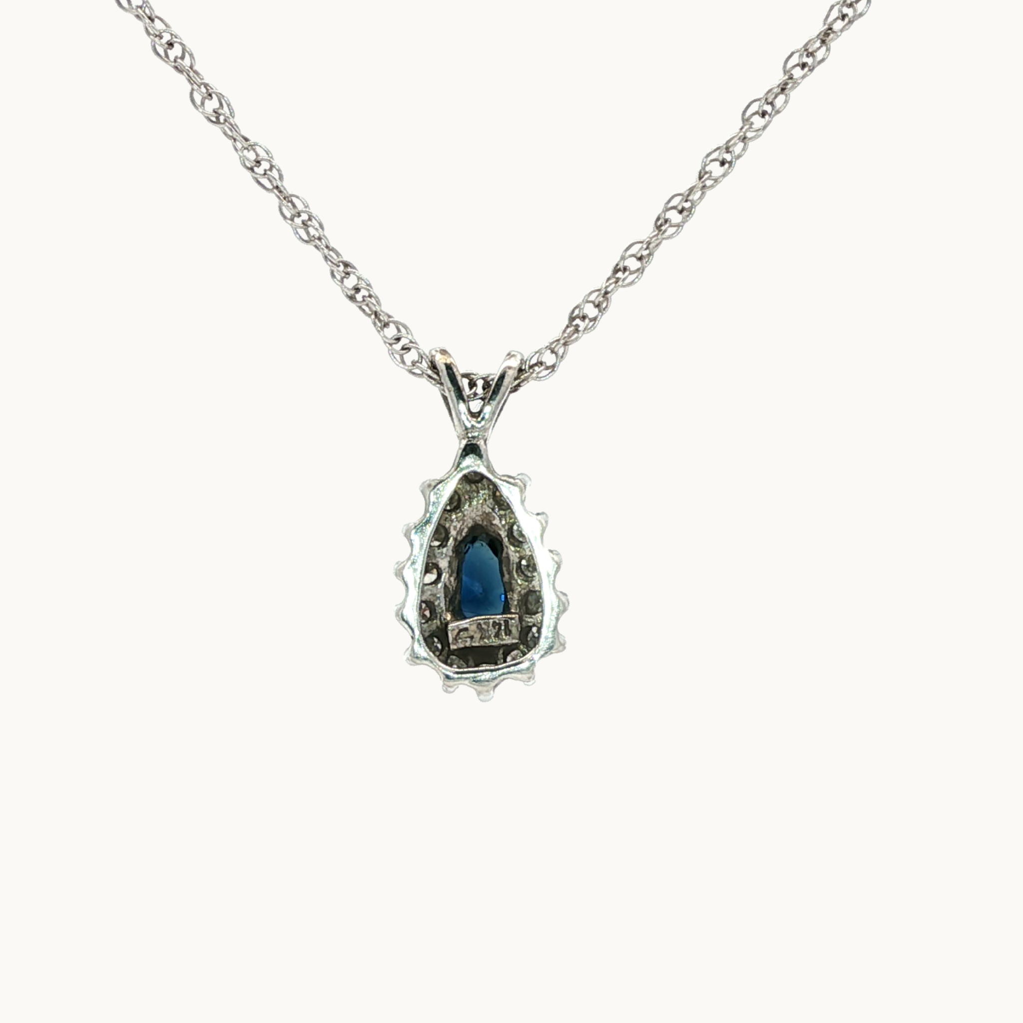 Chaîne et Pendentif en Or blanc 14K avec Saphir et Diamants