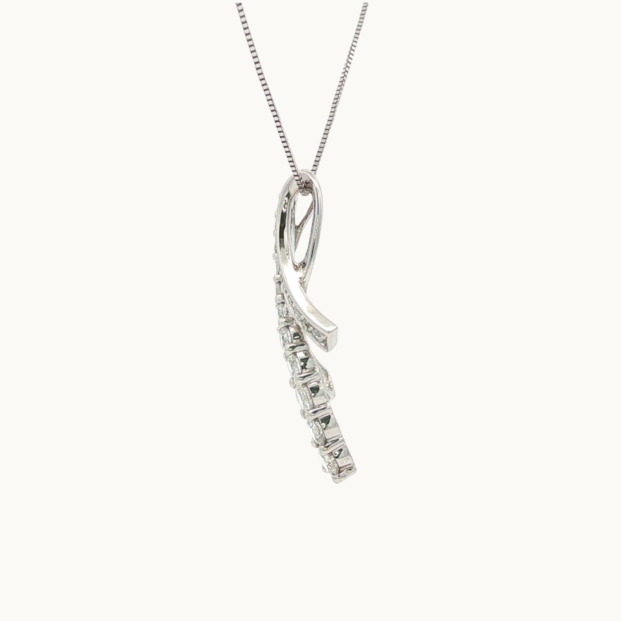Collier en Or blanc 14K avec diamants