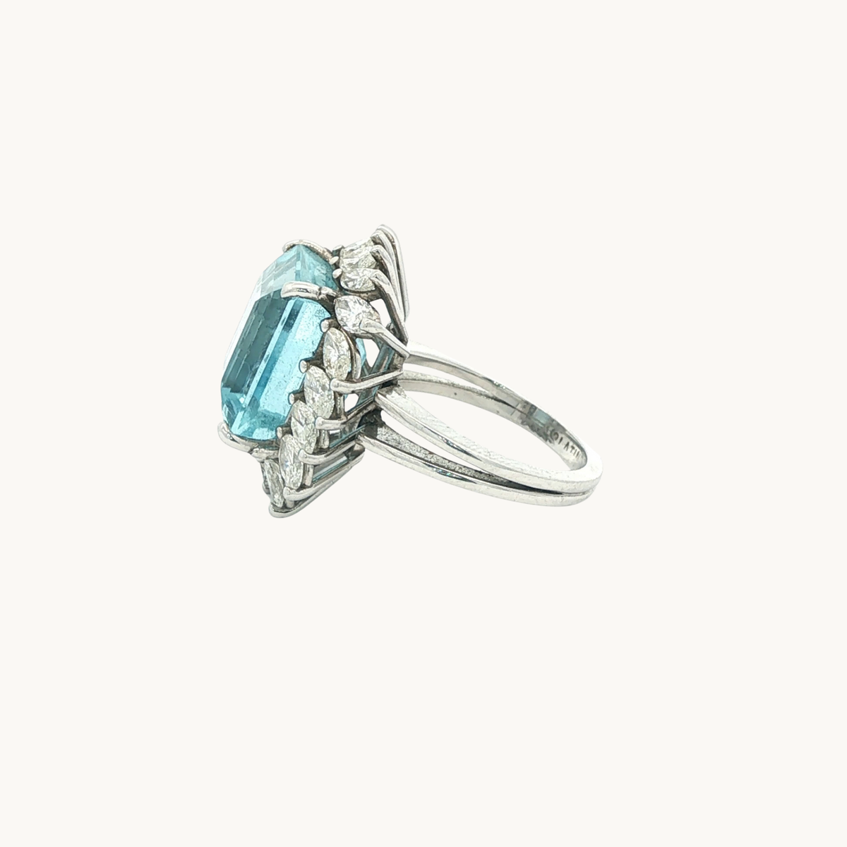 Bague Cocktail en Or Blanc 18K avec Aigue-Marine et Diamants