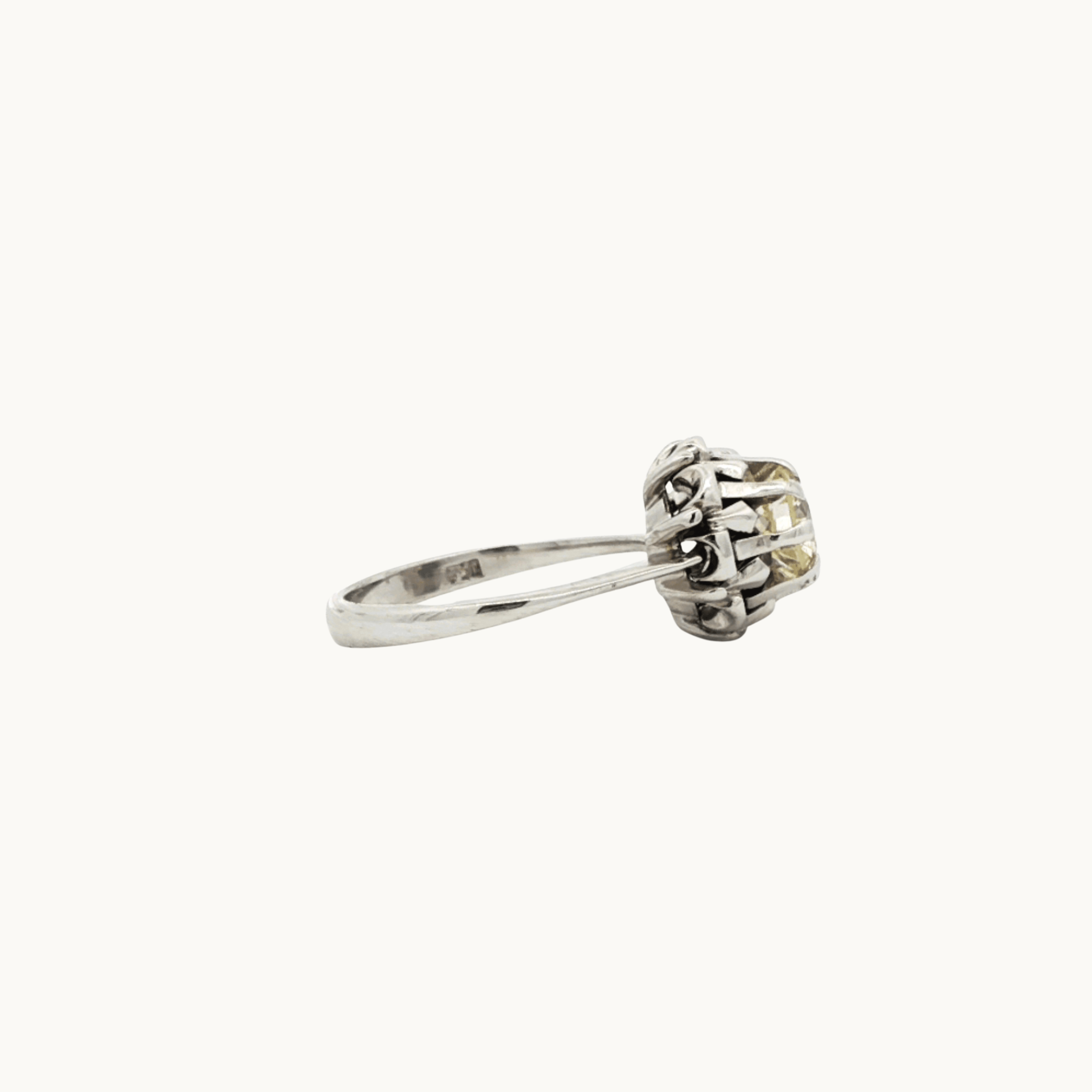 18K White Gold Solitaire Ring with Diamond