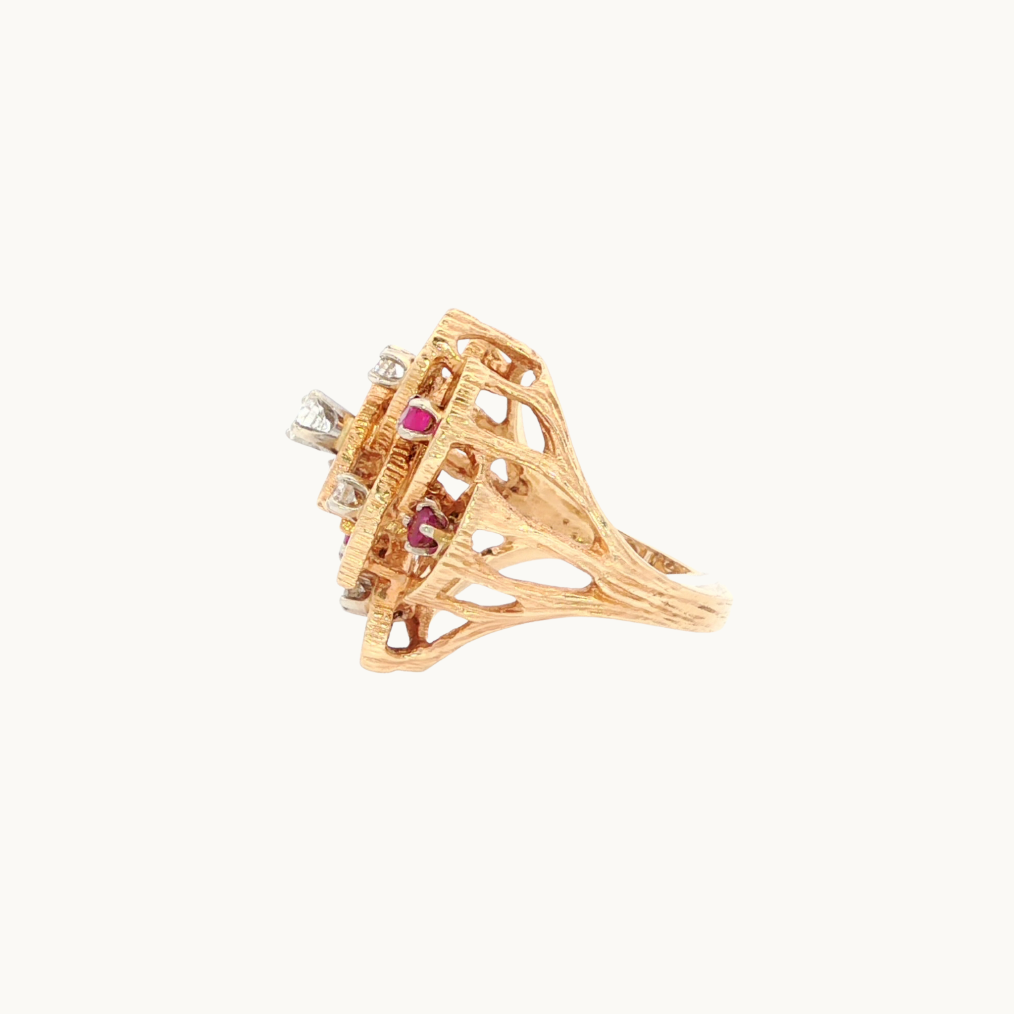 18K Yellow Gold Cocktail Ring with Diamonds and Ruby