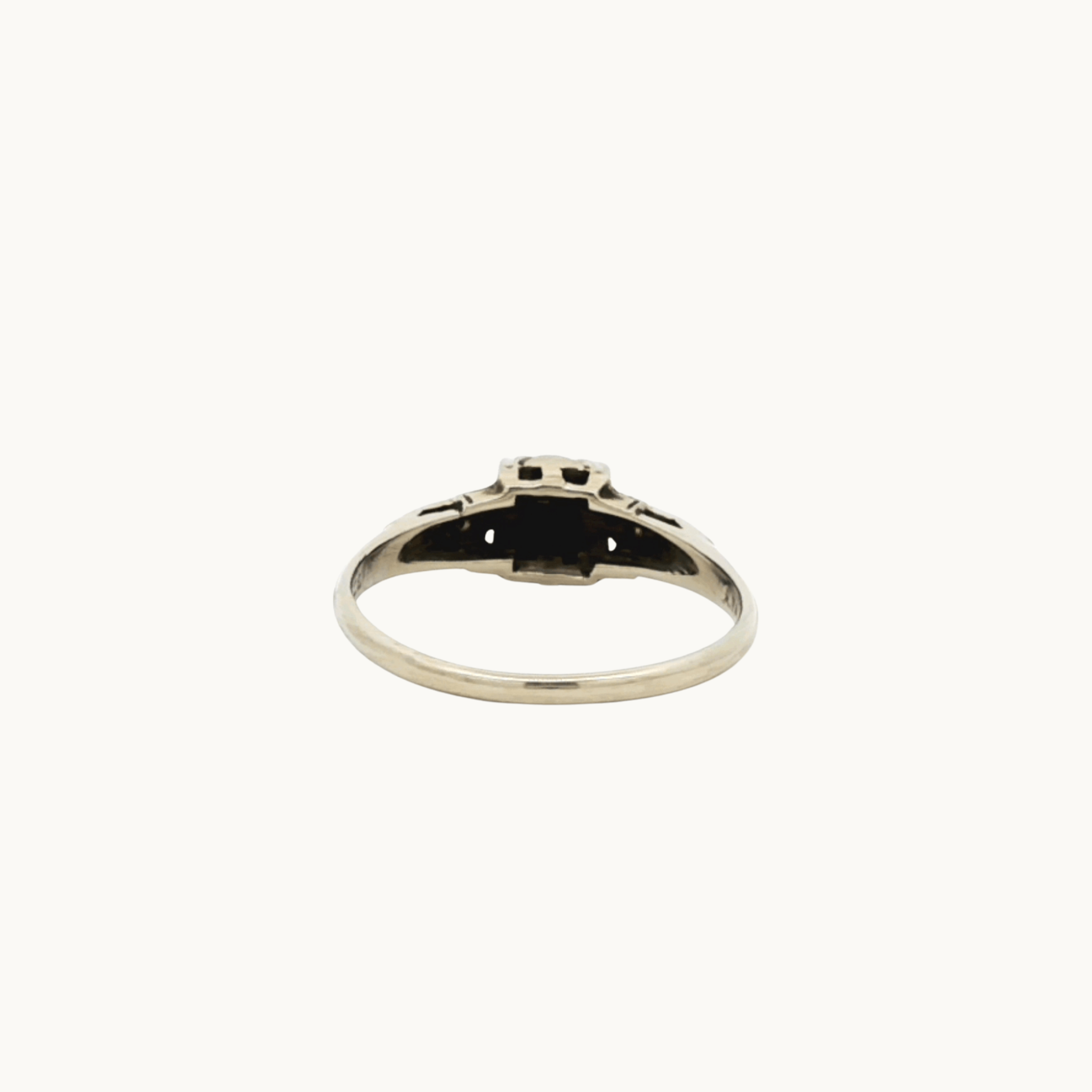 18K White Gold Vintage Wedding Band with Diamonds