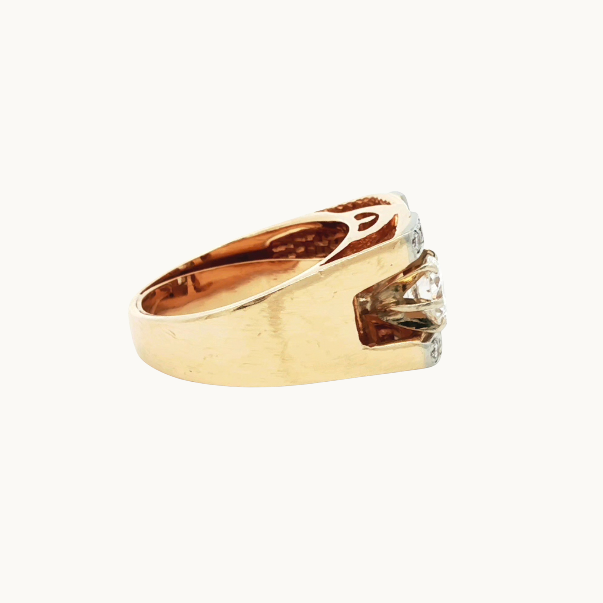 Fancy ring in 14K yellow gold with diamonds
