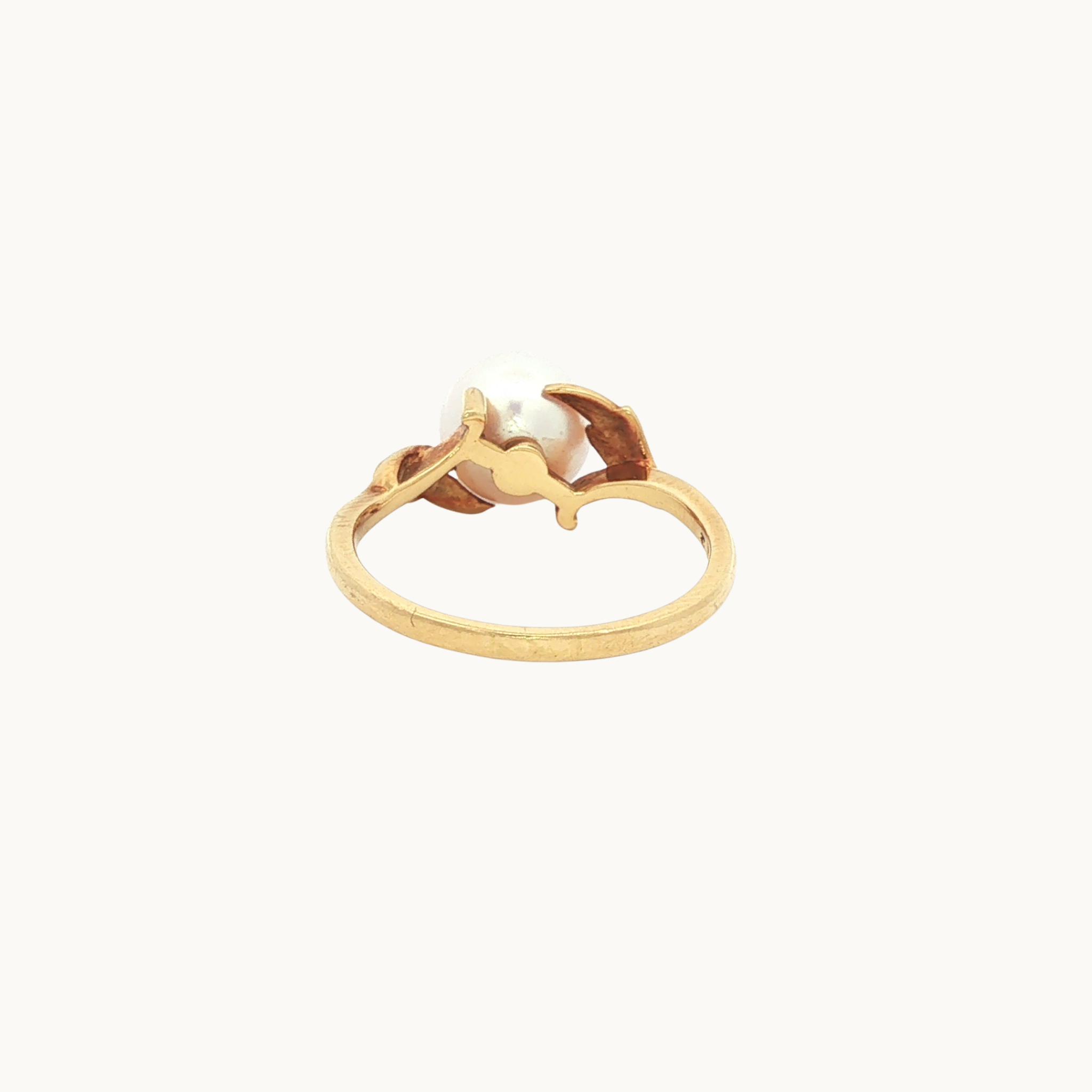 Bague Solitaire en Or jaune 18K avec Perle Akoya