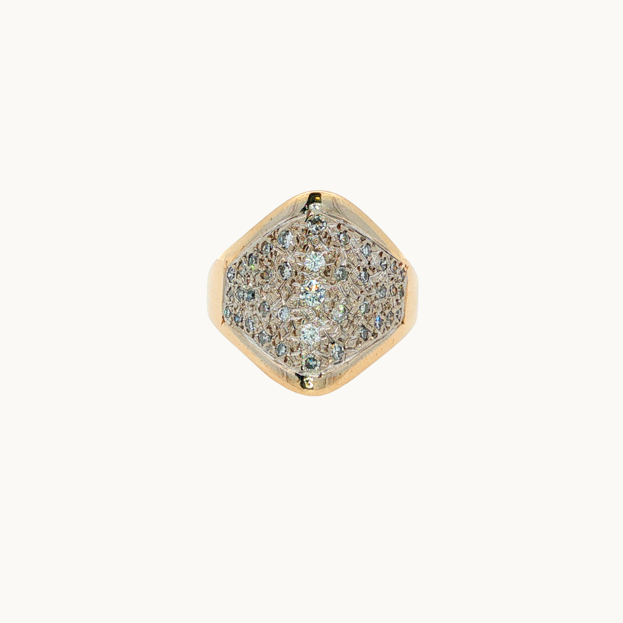Bague Chevalière en Or Jaune et Blanc 14K avec Pavé de Diamants