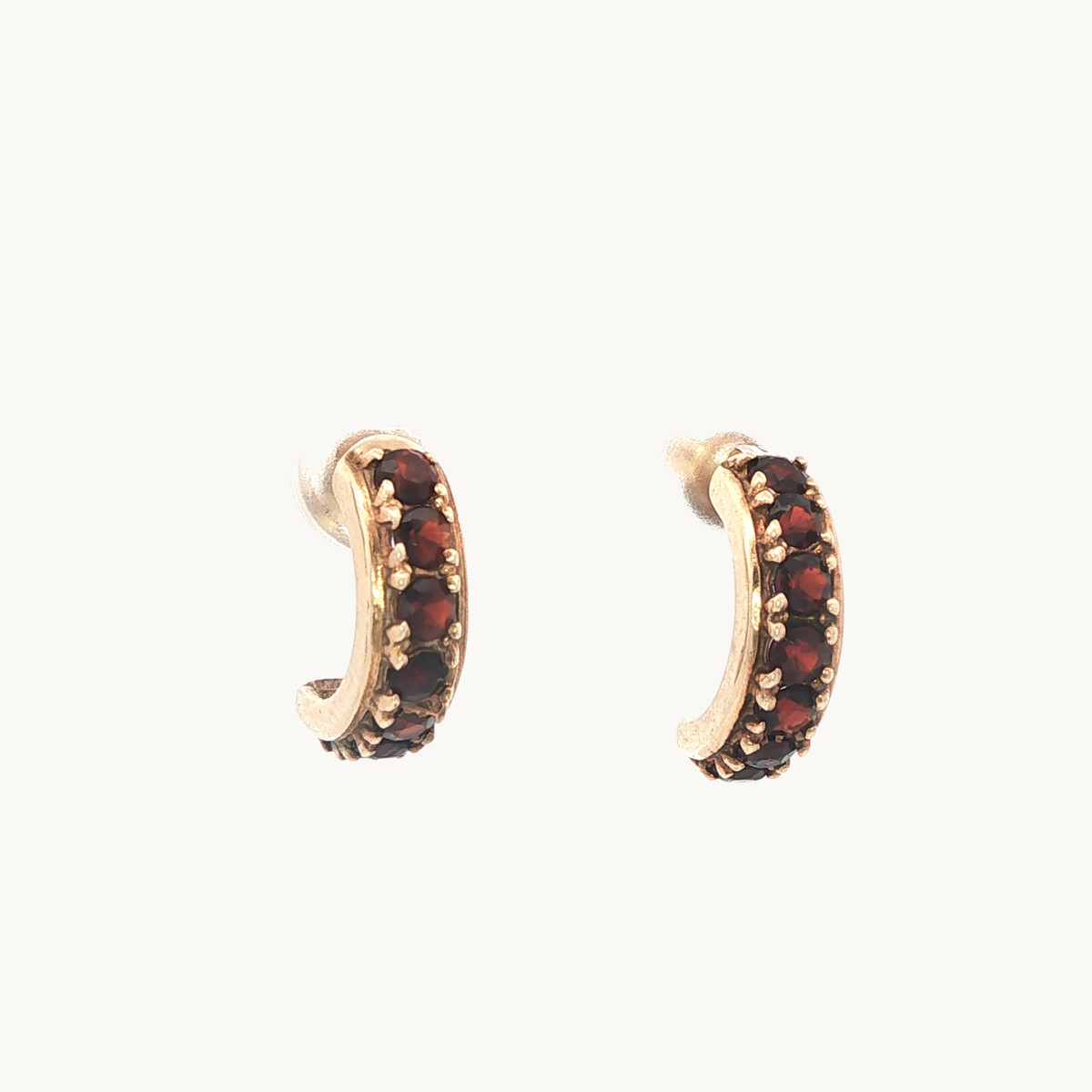 Boucles d'Oreilles Créoles demi-lune en Or jaune 10K avec Grenats