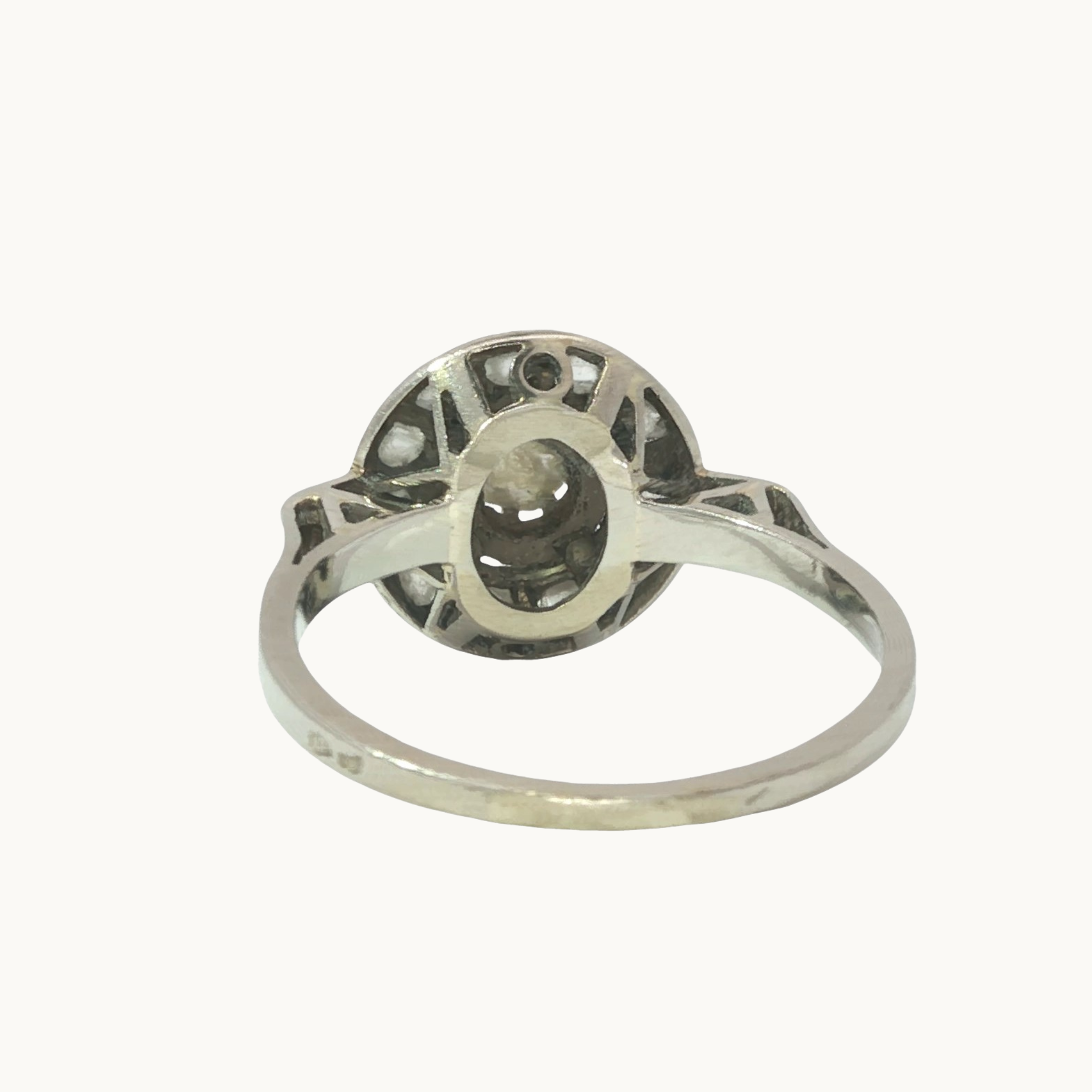 Vintage ring in 14K white gold with diamonds