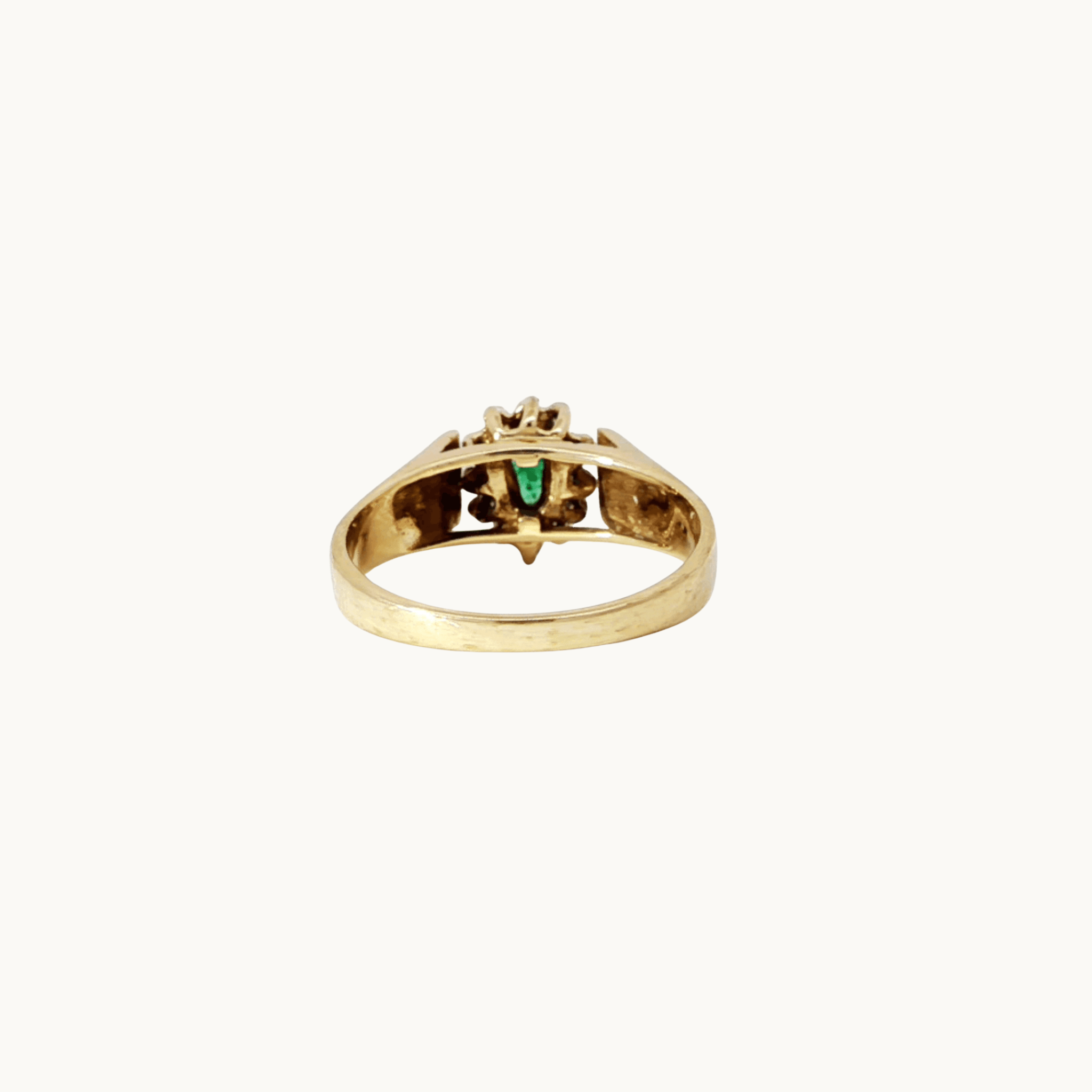 10K Yellow Gold Ring with Emerald and Diamonds