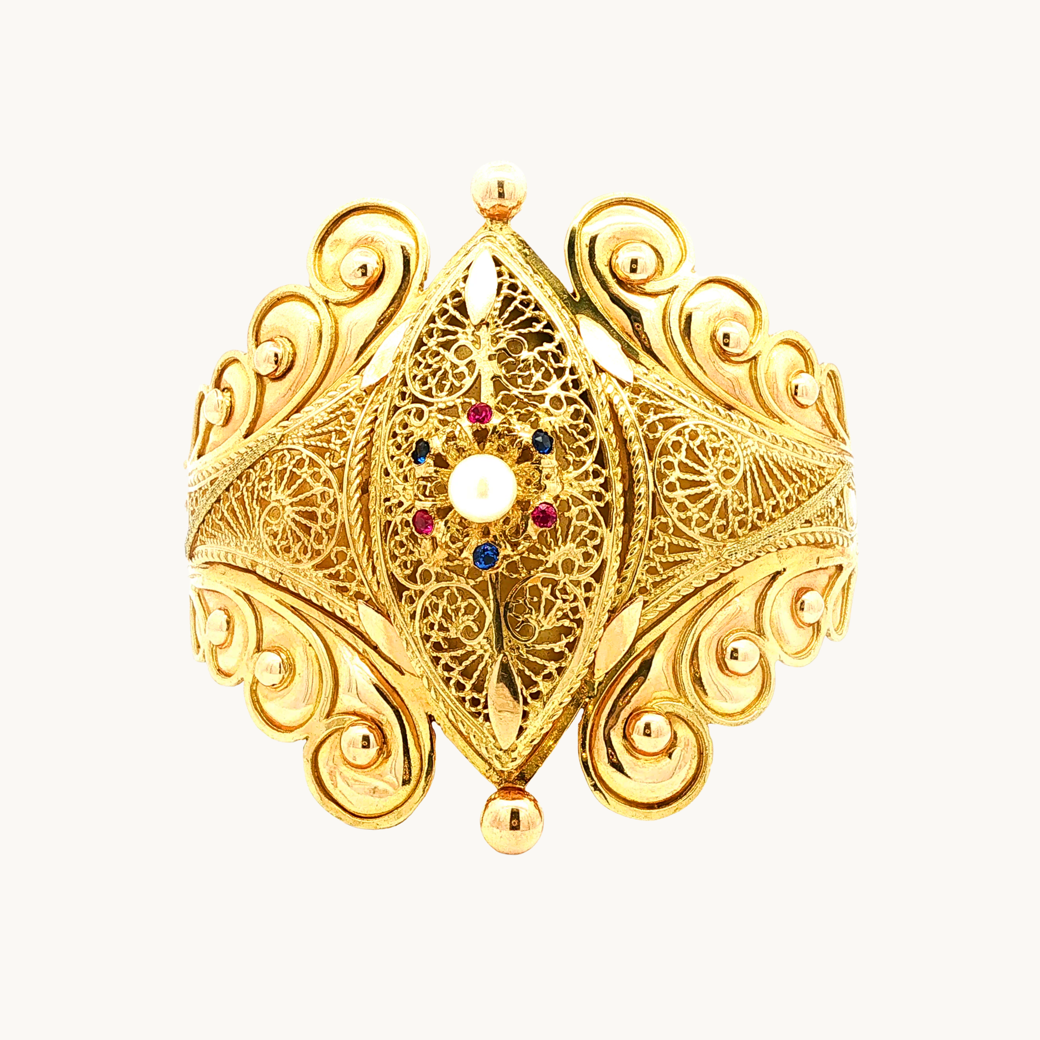 Articulated Bracelet in 22K Yellow Gold with Filigree Patterns and Pearl