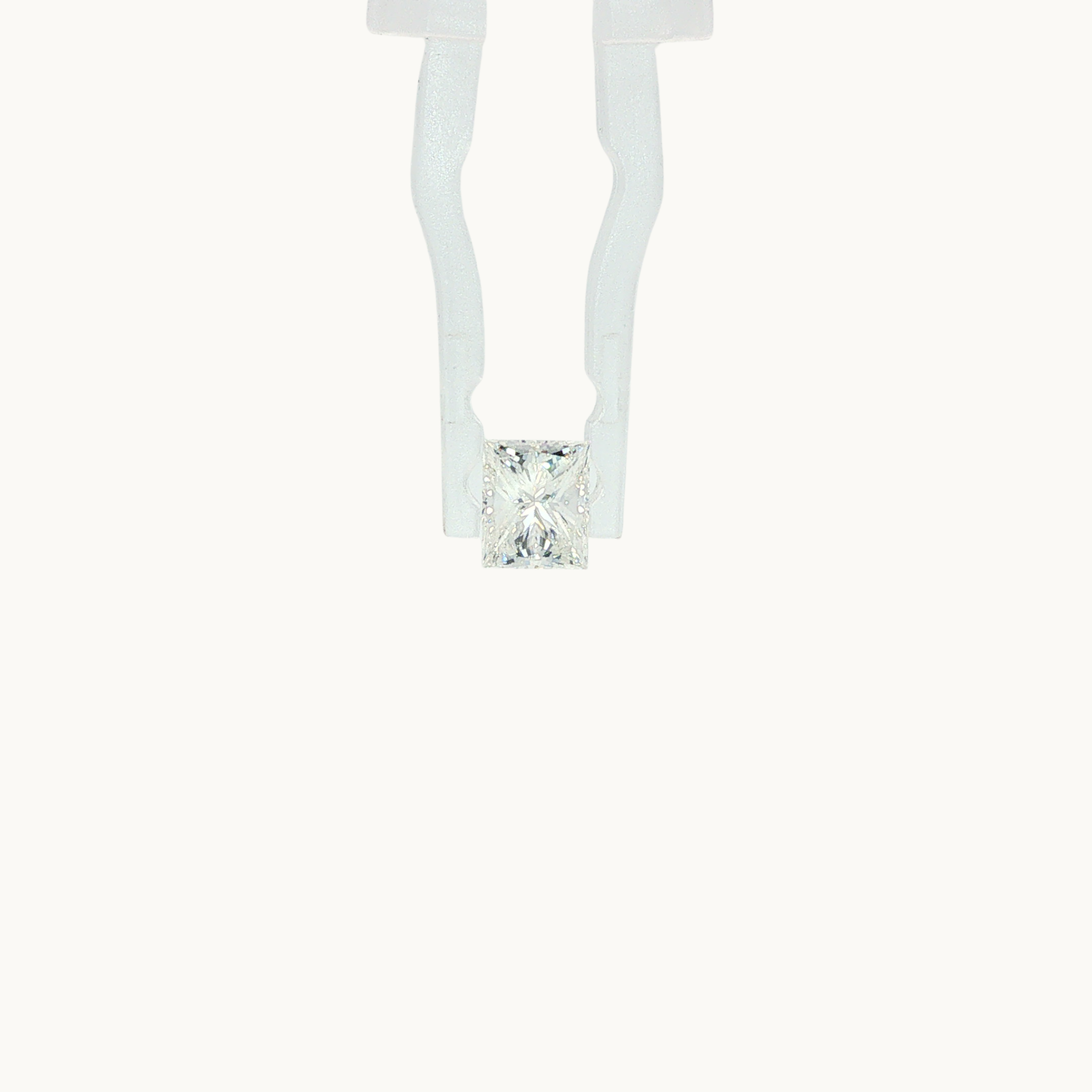 Diamant Naturel Incolore de Taille Princesse Rectangulaire de 0.72 carat
