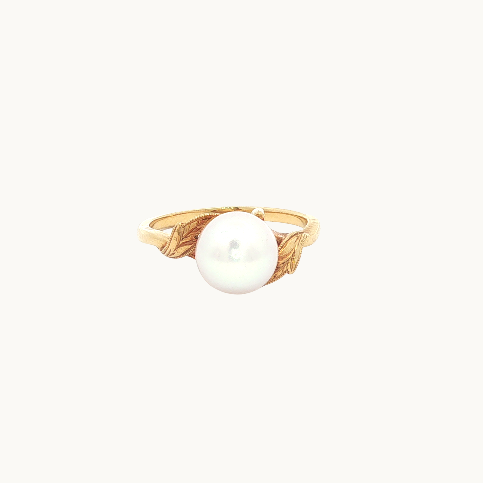 Bague Solitaire en Or jaune 18K avec Perle Akoya