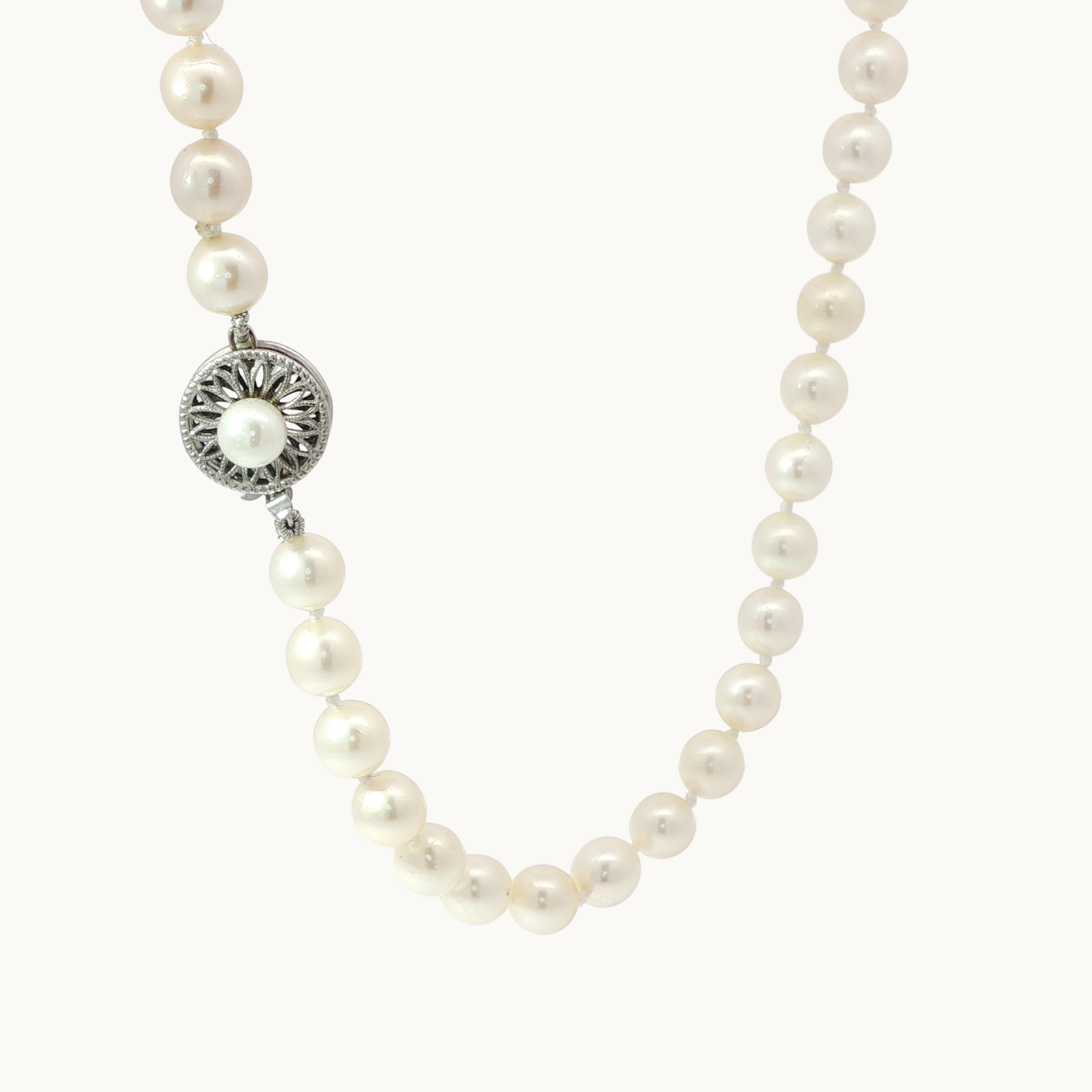 Cultured pearl necklace with 14K white gold clasp