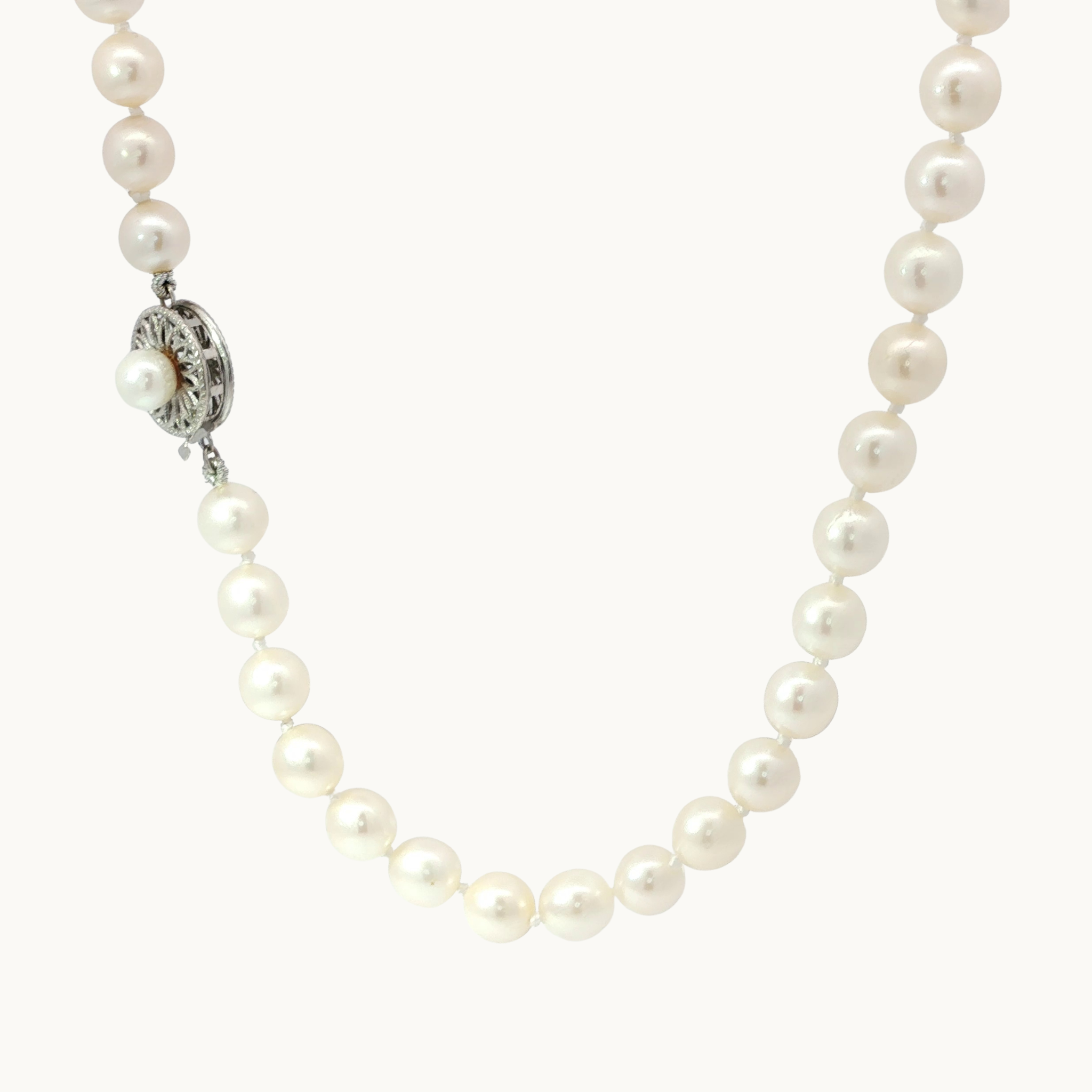 Cultured pearl necklace with 14K white gold clasp