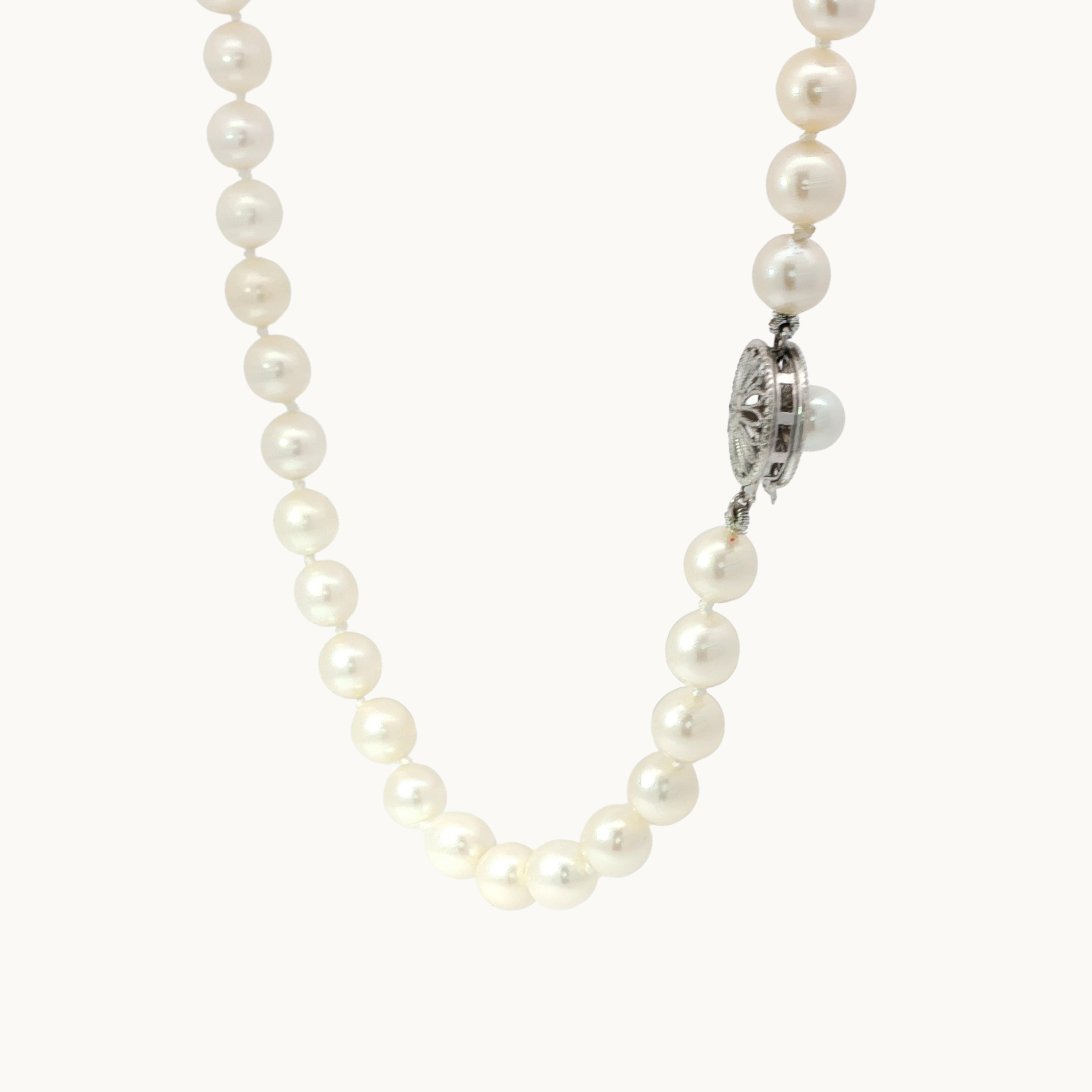 Cultured pearl necklace with 14K white gold clasp