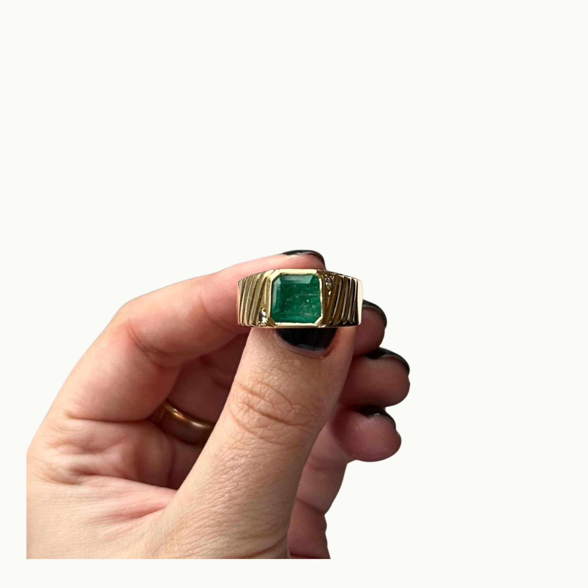 Bague homme en or jaune 18K avec émeraude et diamants