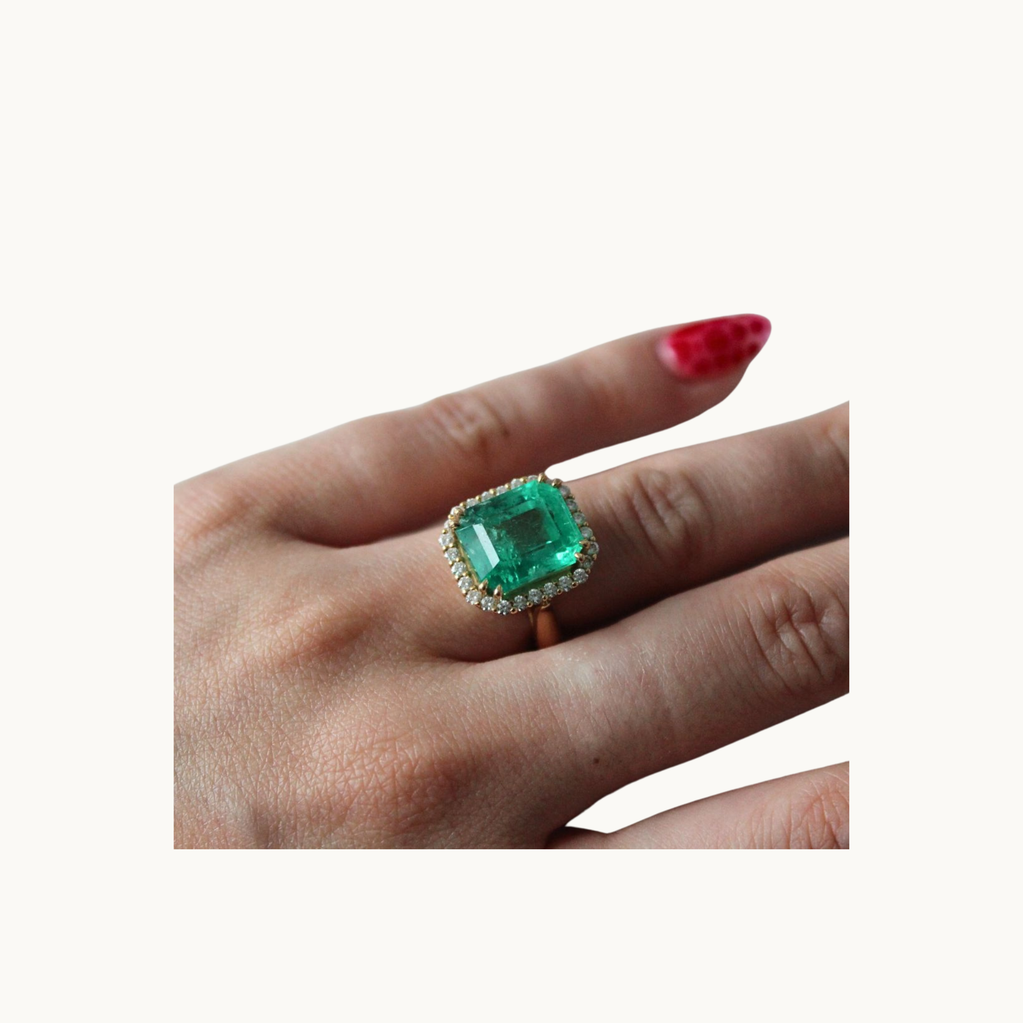 18K Yellow Gold Cocktail Ring with Emerald and Diamonds