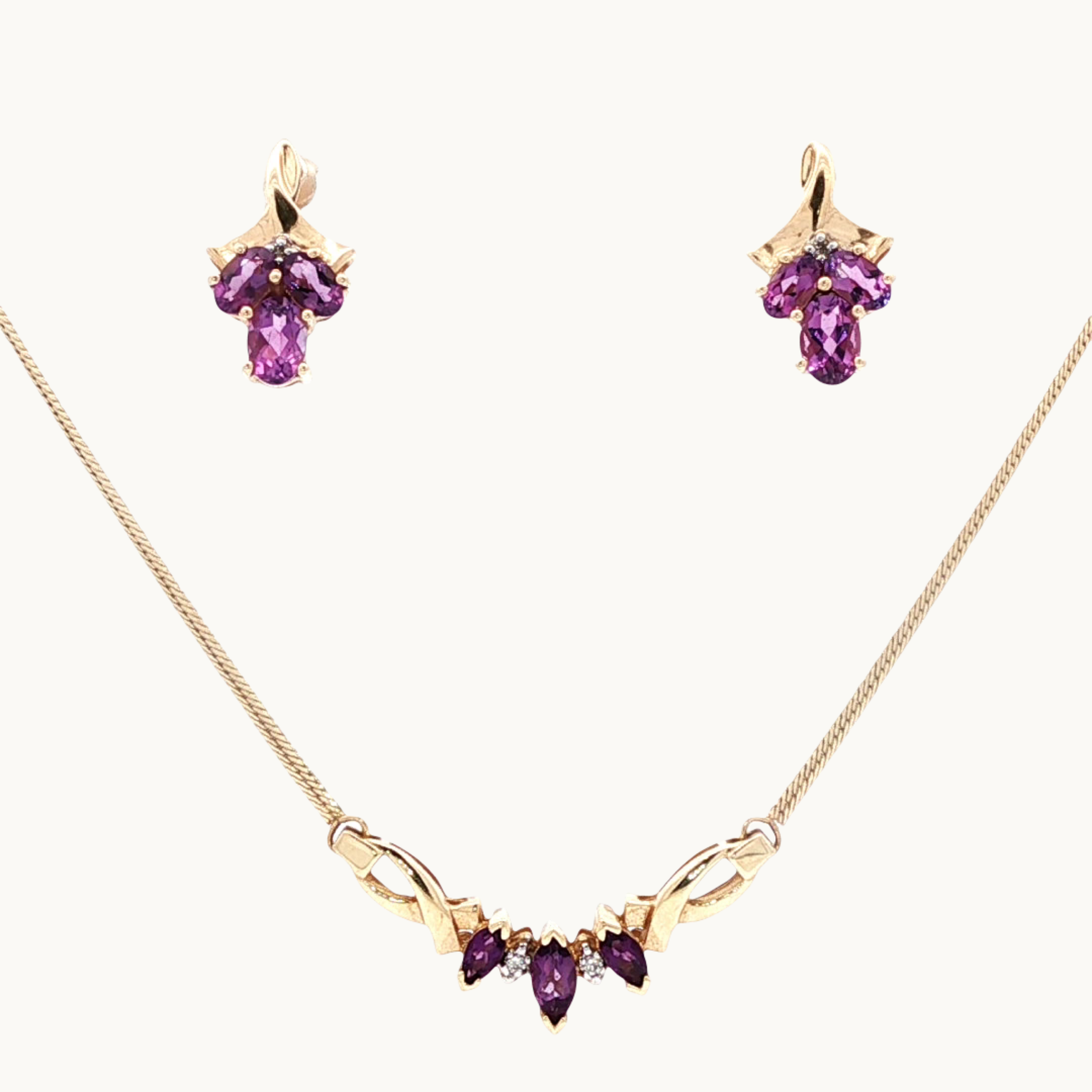 Parure Collier et Boucles d'oreilles en Or 14K avec Améthystes et Diamants