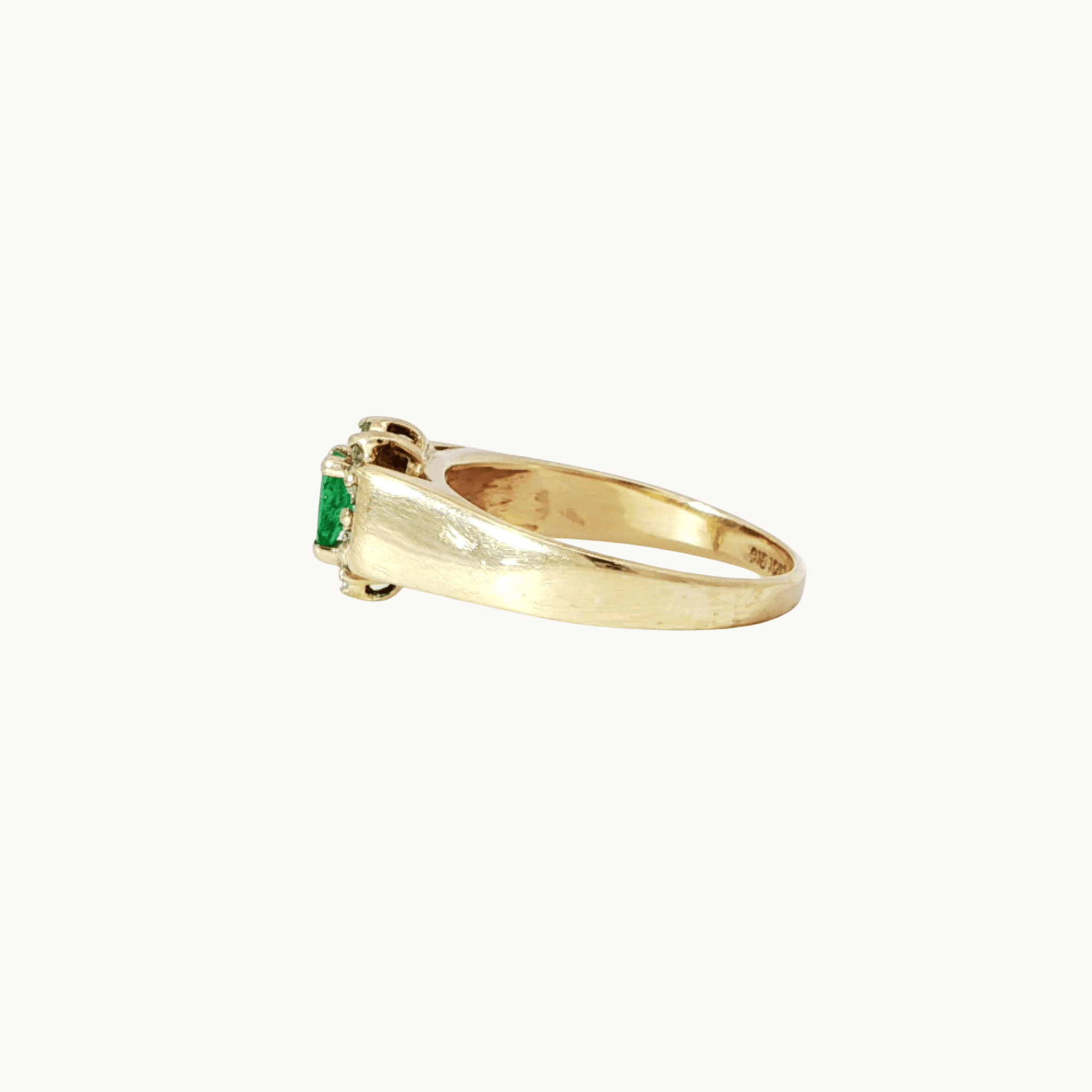10K Yellow Gold Ring with Emerald and Diamonds