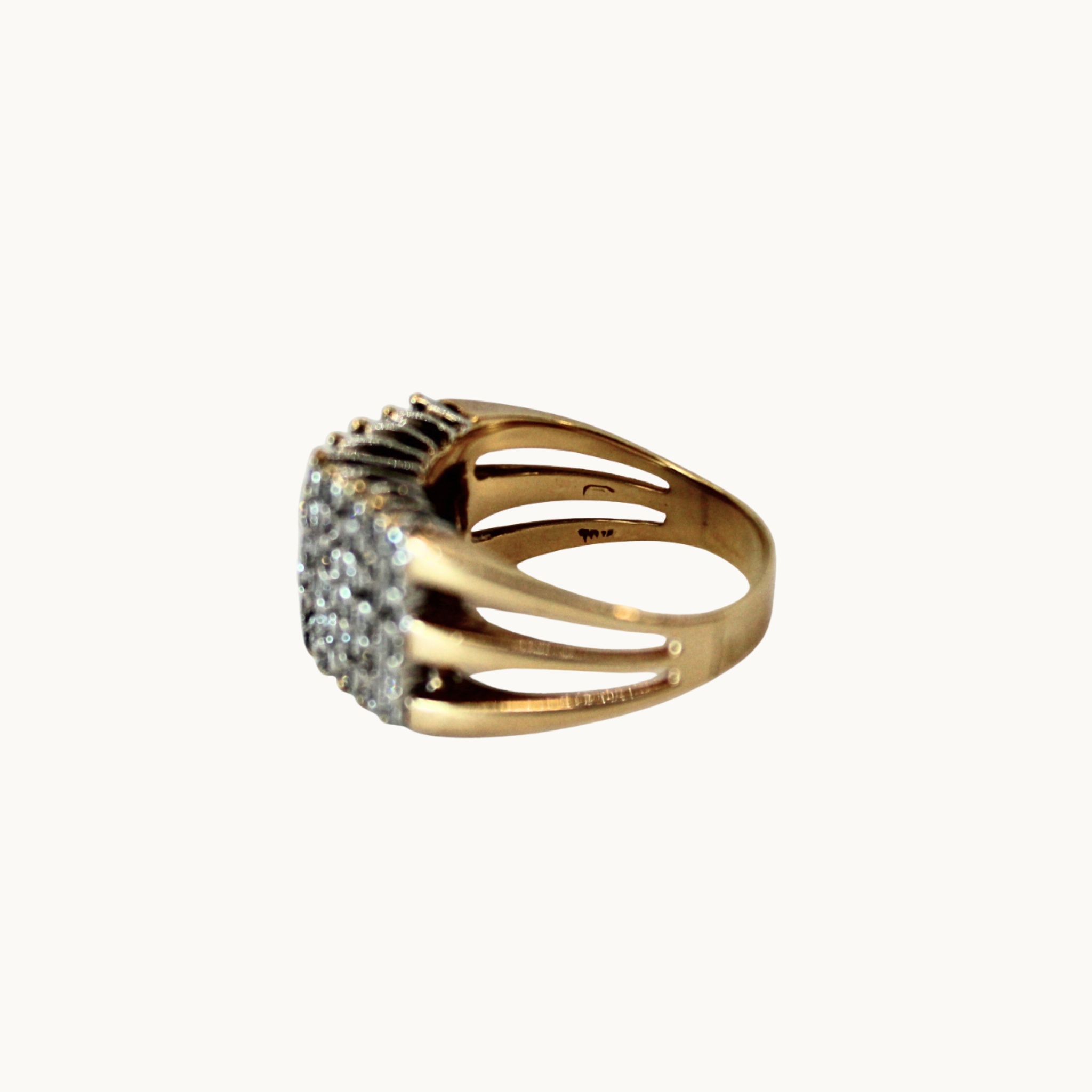 Wide ring in 10K yellow gold with diamonds