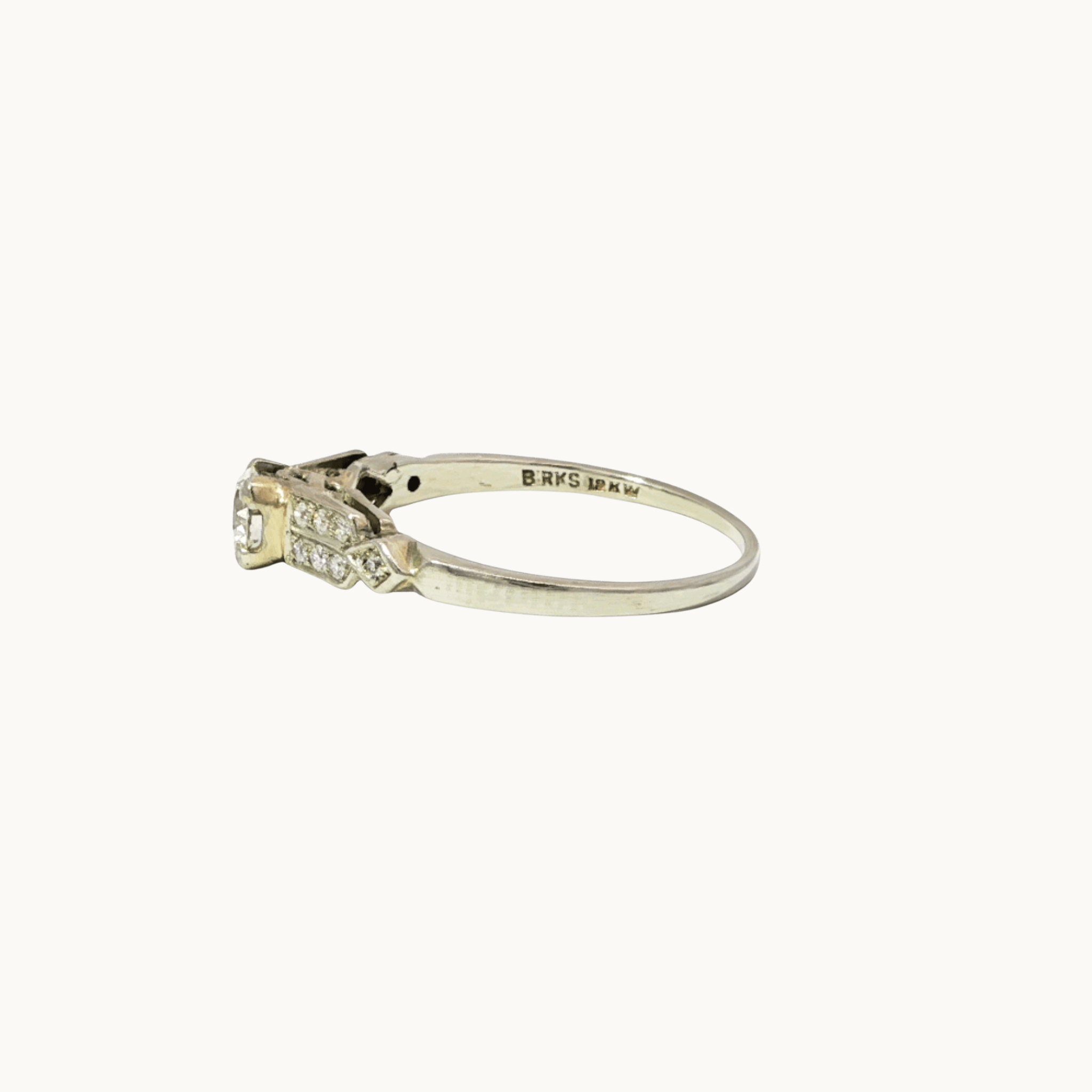 Art Deco style ring in 18K white gold with diamonds