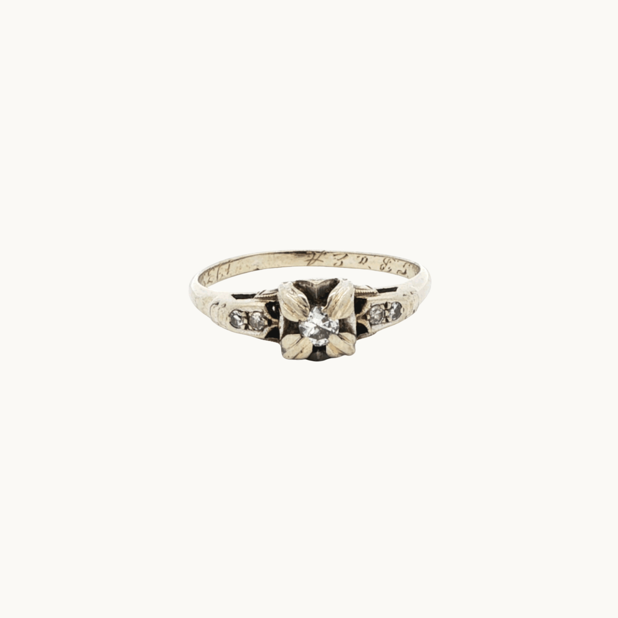 18K White Gold Vintage Wedding Band with Diamonds