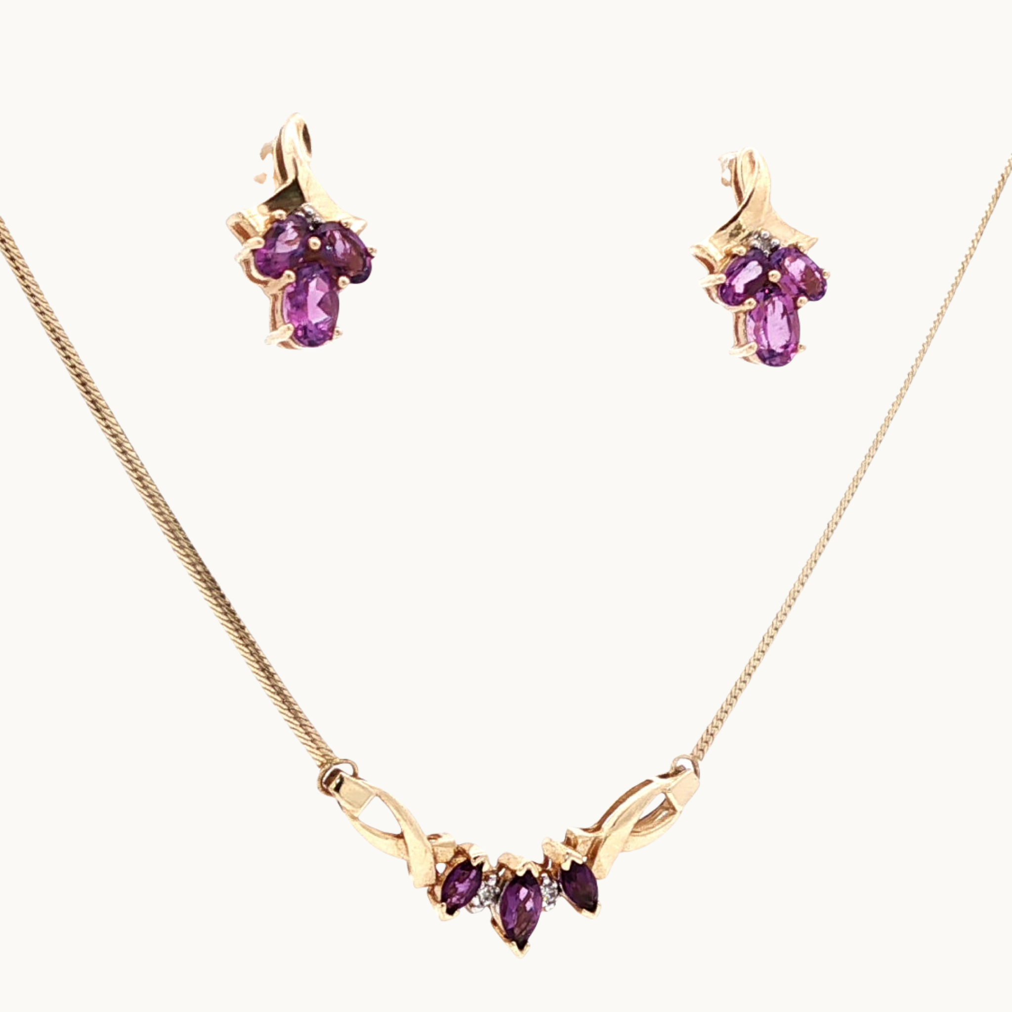 Parure Collier et Boucles d'oreilles en Or 14K avec Améthystes et Diamants