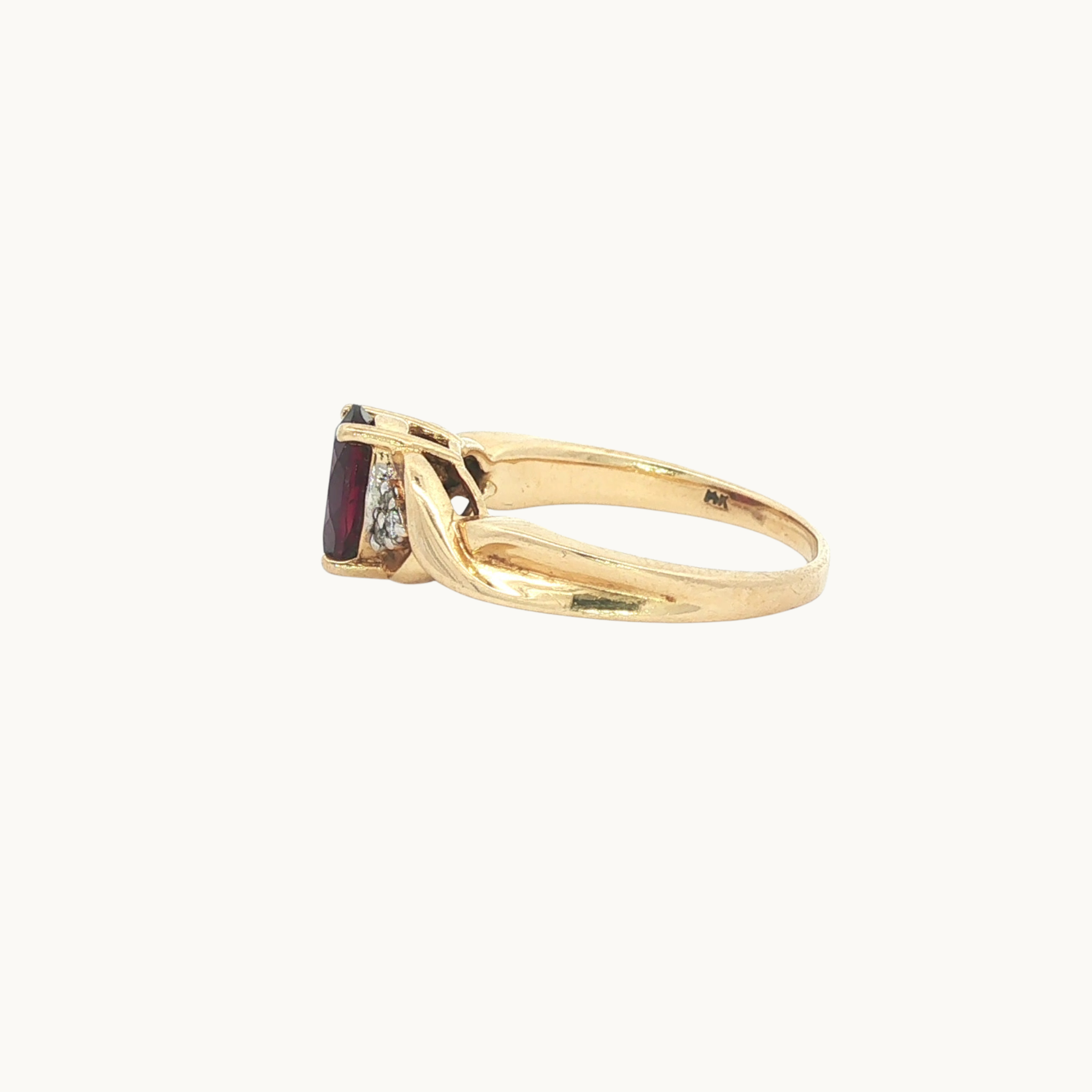 Bague en Or jaune 14K avec Grenat et Diamants