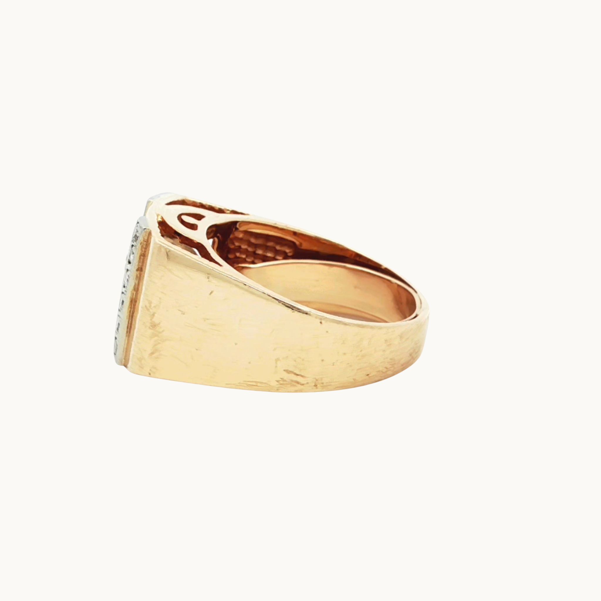 Fancy ring in 14K yellow gold with diamonds