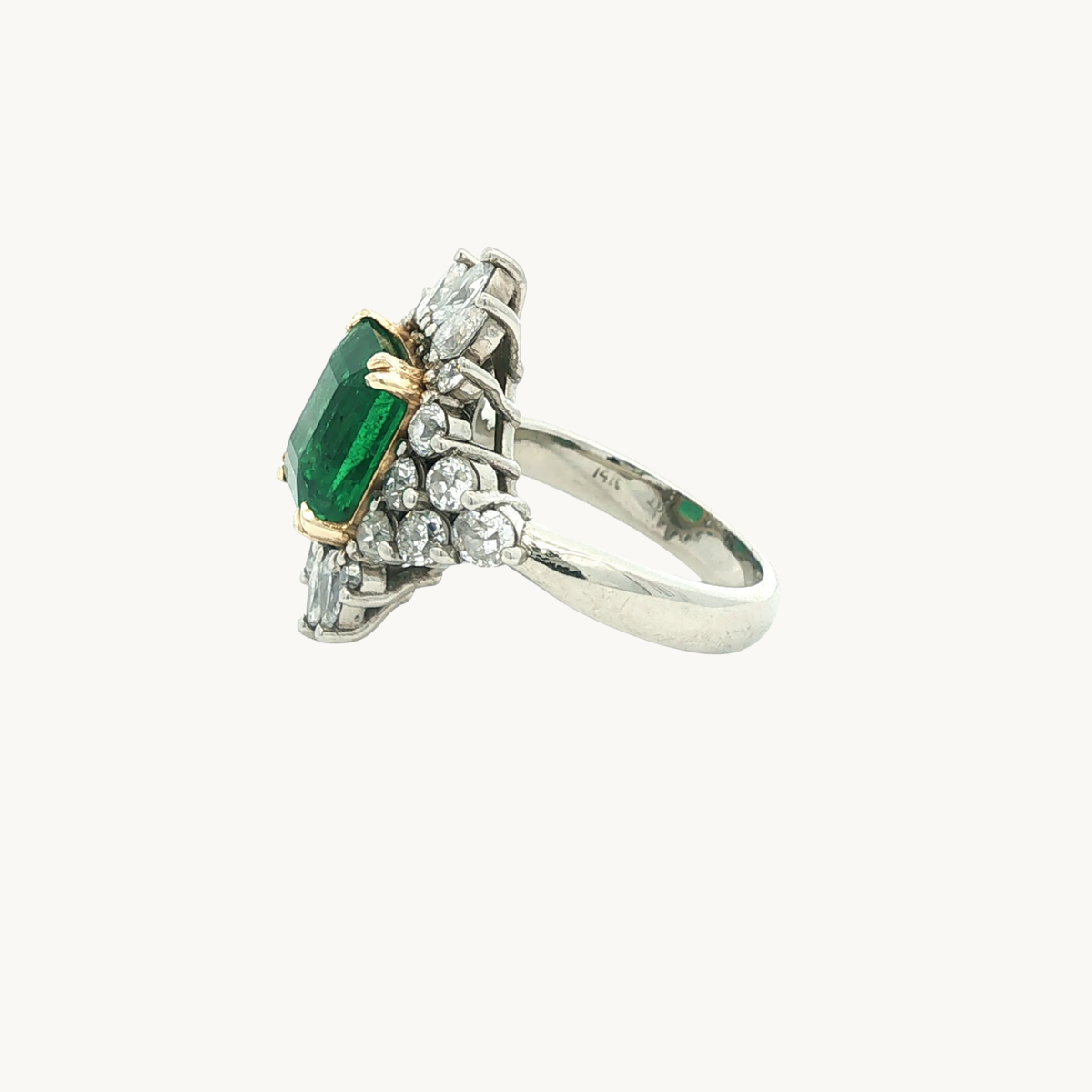 Bague Cocktail en Or Jaune et Blanc 14K avec Émeraude et Diamants