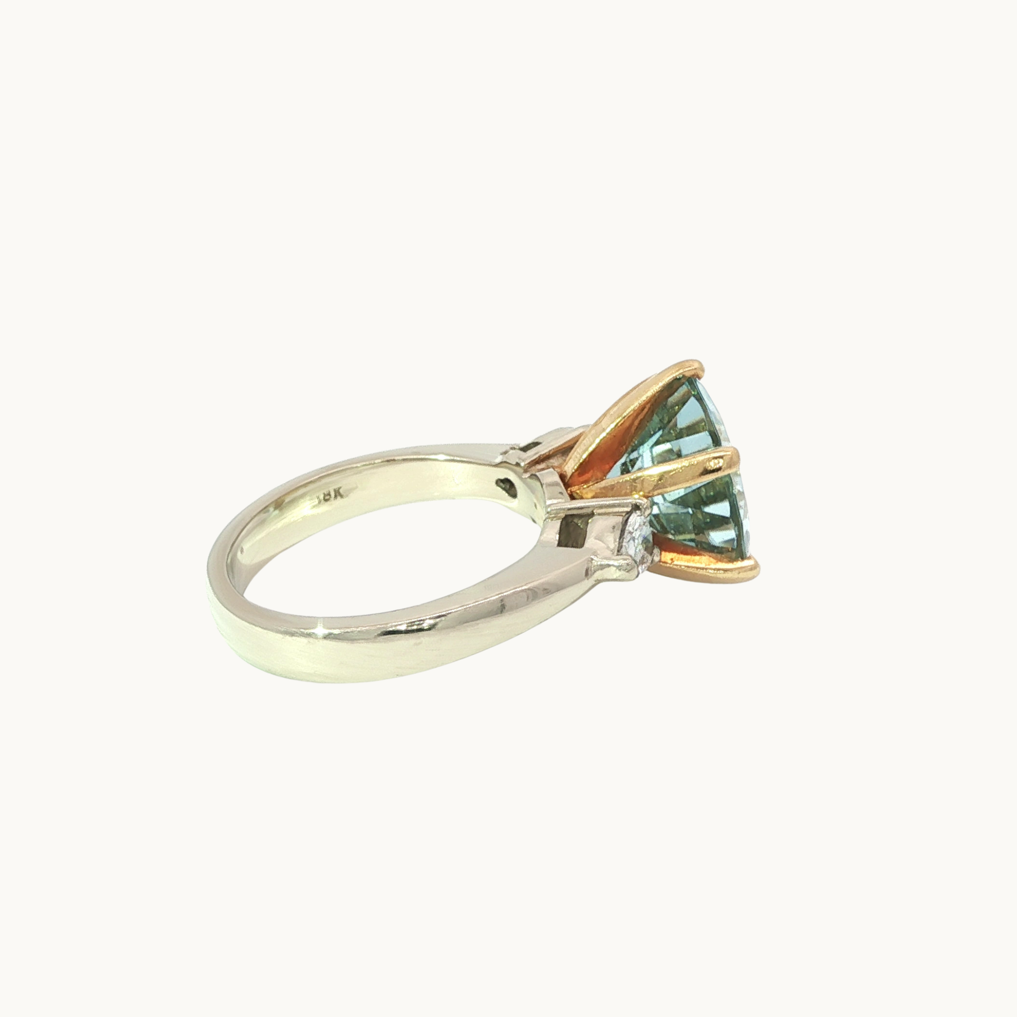 18K White and Yellow Gold Ring with Aquamarine and Diamonds