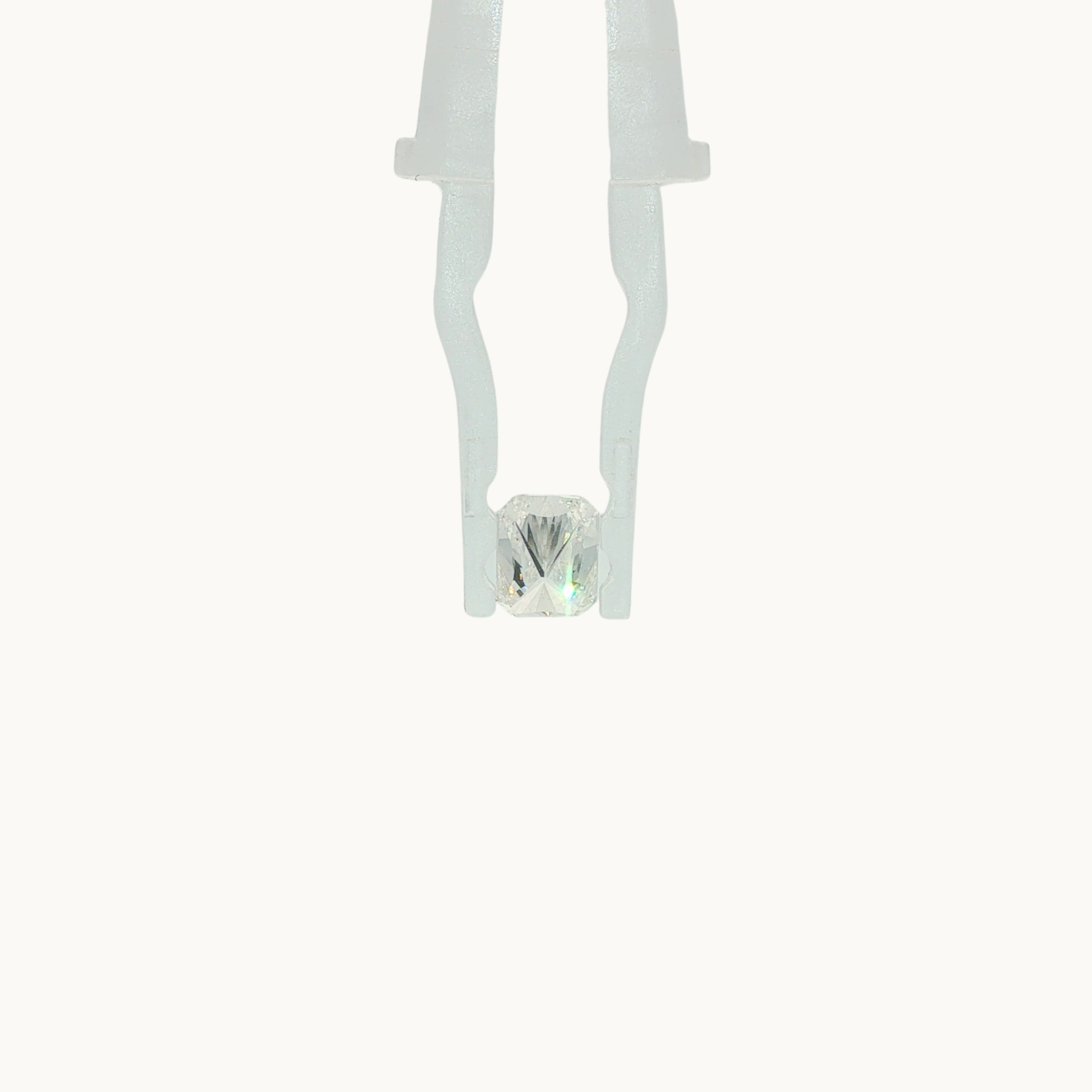 Diamant Naturel Incolore de Taille Radiant de 1.05 carats