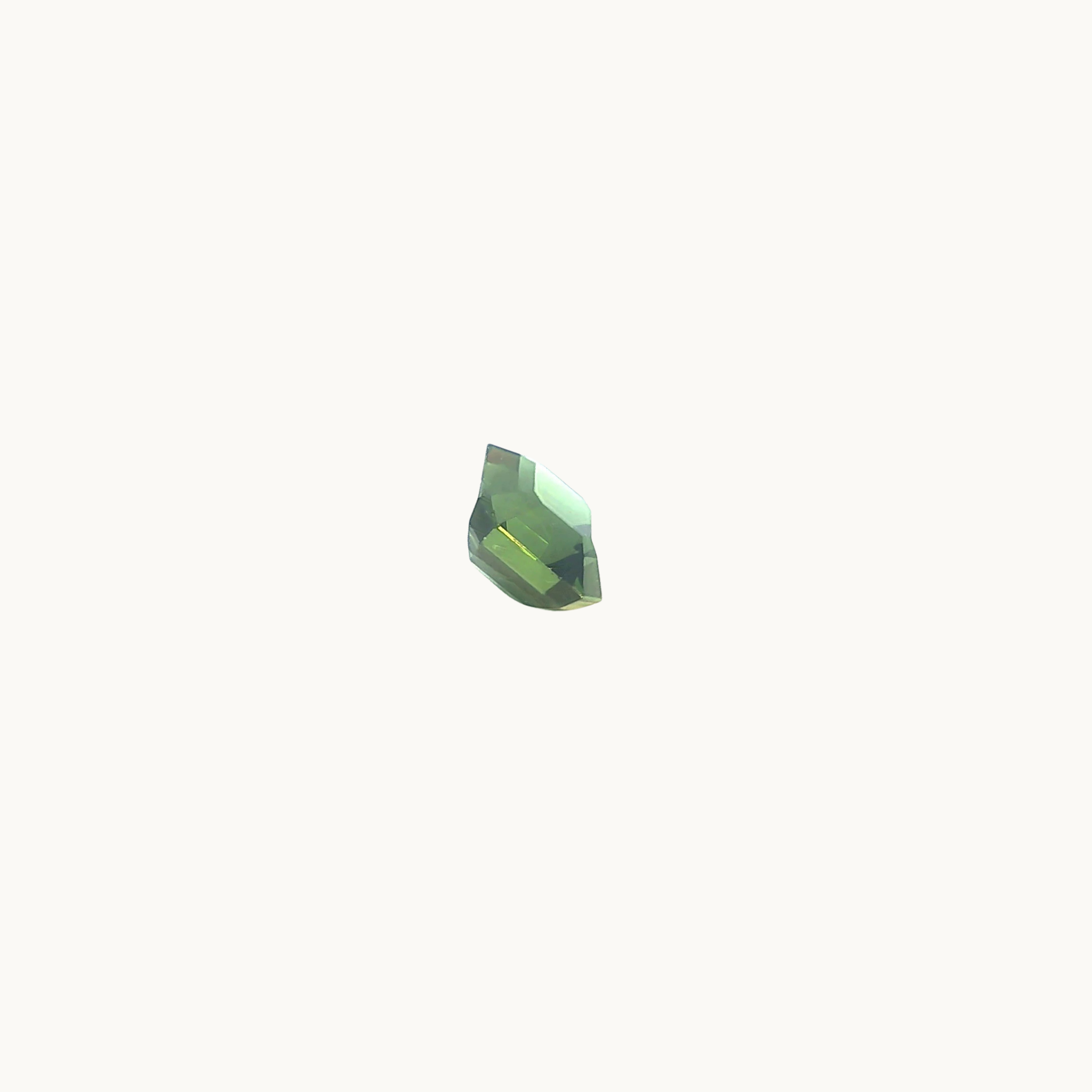Green zircon of 3.93 carats