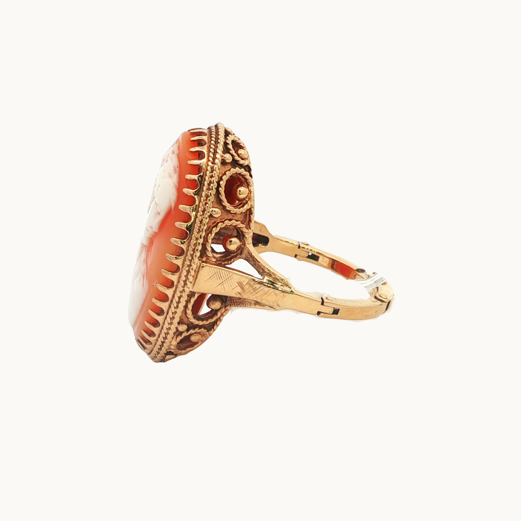 Bague Cocktail en Or jaune 10K avec Camé sur Coquillage