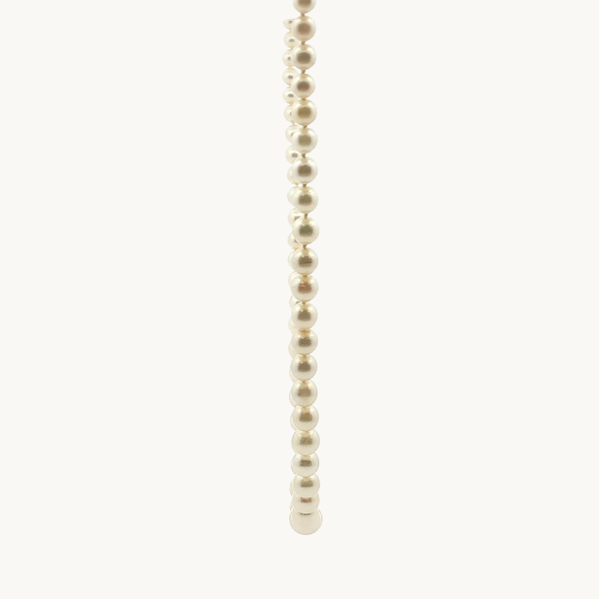 Collier de Perles Akoya en Chute avec Or Blanc 14K