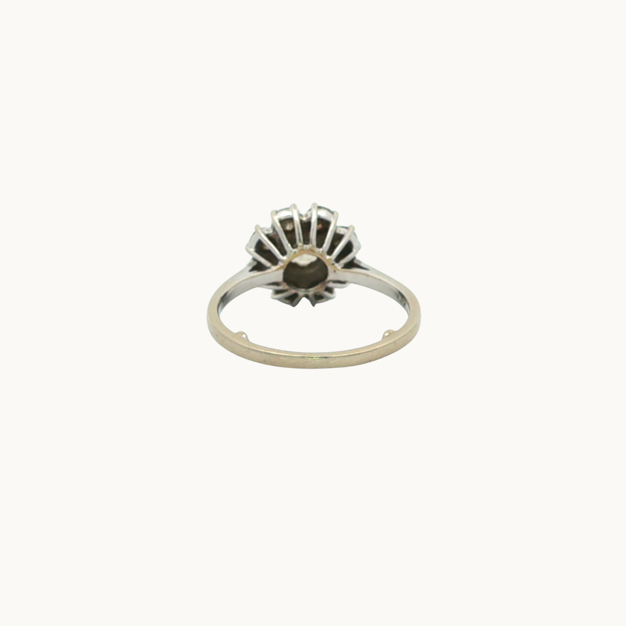 Bague Solitaire en Or Blanc 14K avec Halo de Diamants