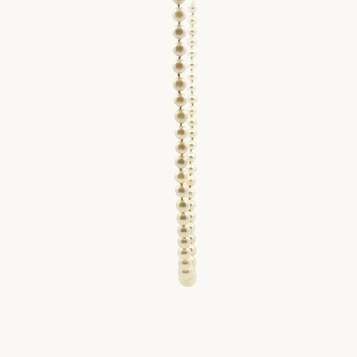 Collier de Perles en Chute avec Fermoir en Or blanc 10K