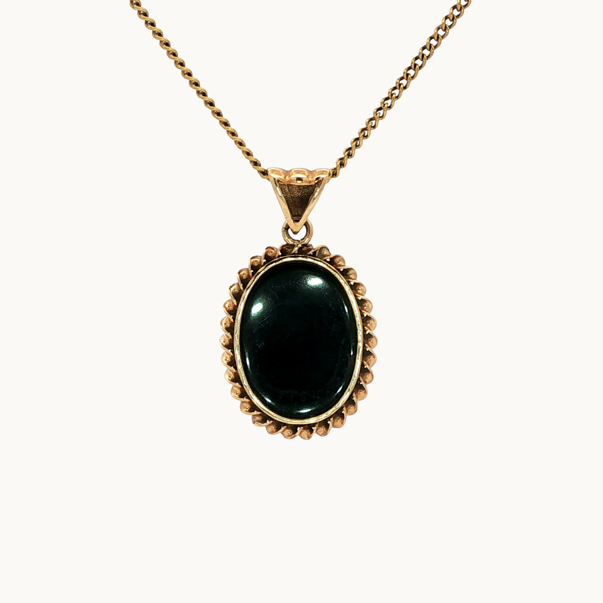 9K Yellow Gold Chain and Pendant with Cameo Horse on Onyx