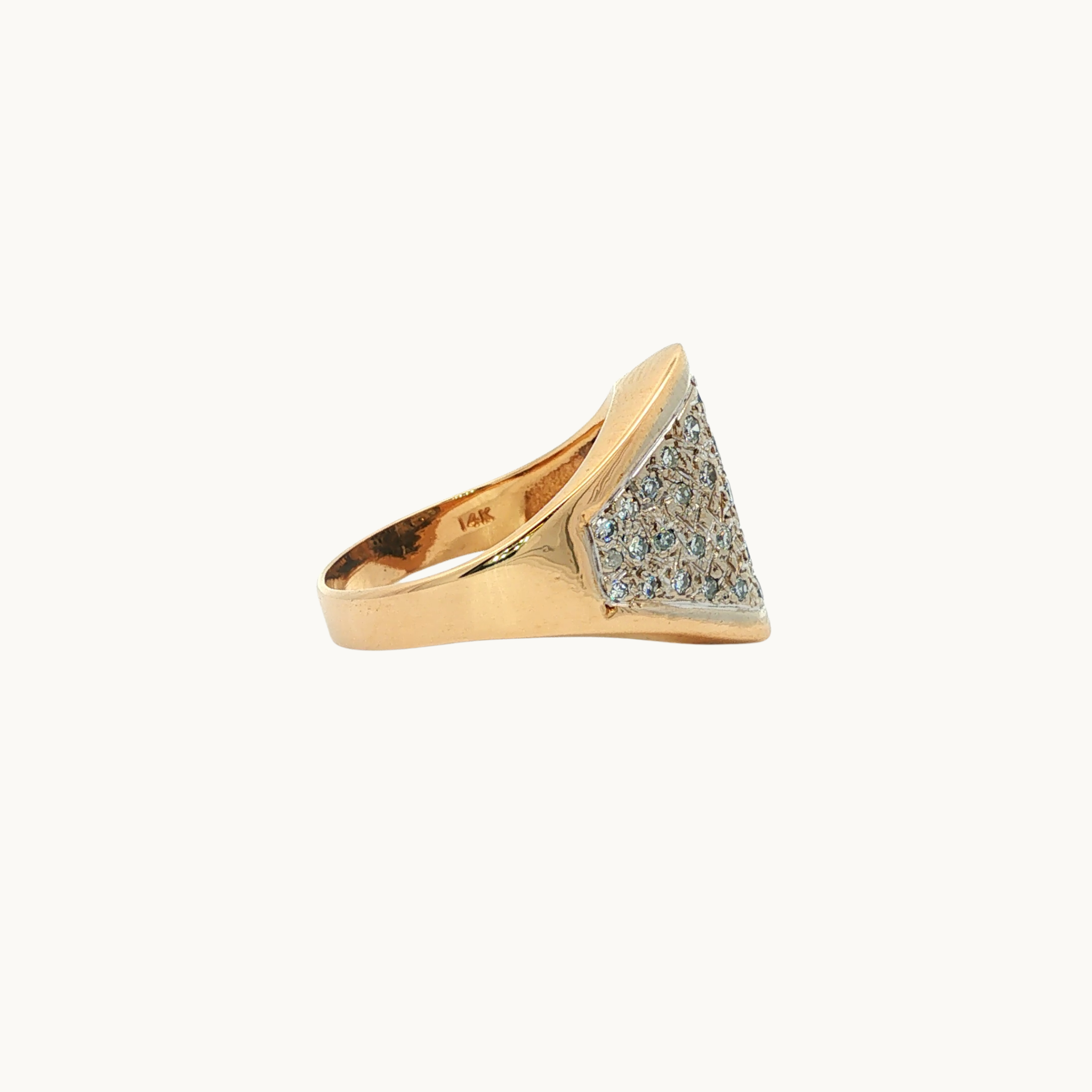 Bague Chevalière en Or Jaune et Blanc 14K avec Pavé de Diamants