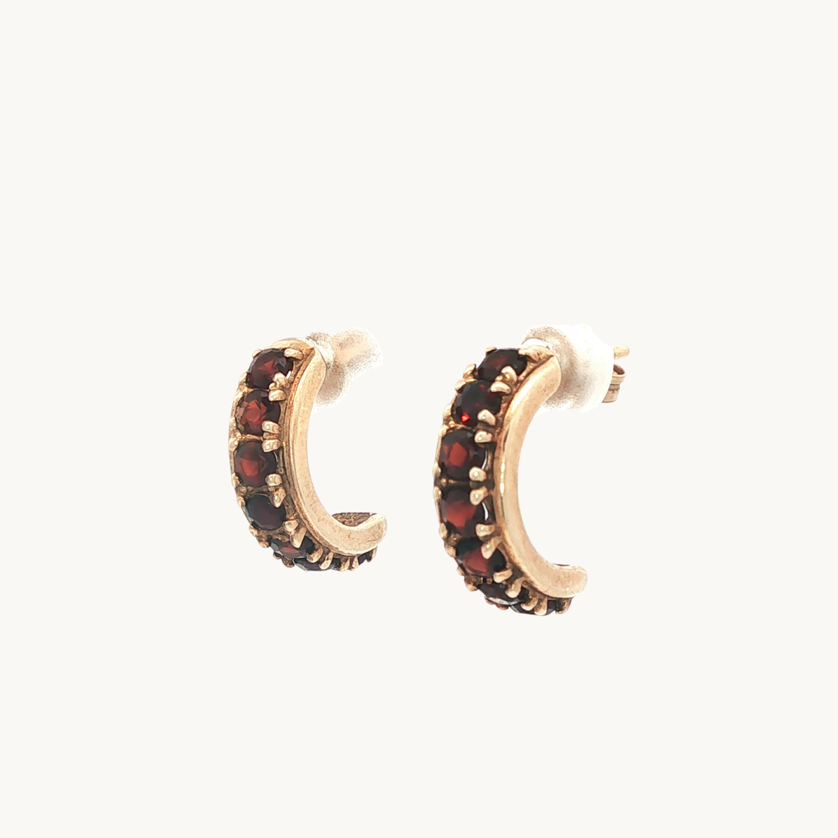 Boucles d'Oreilles Créoles demi-lune en Or jaune 10K avec Grenats