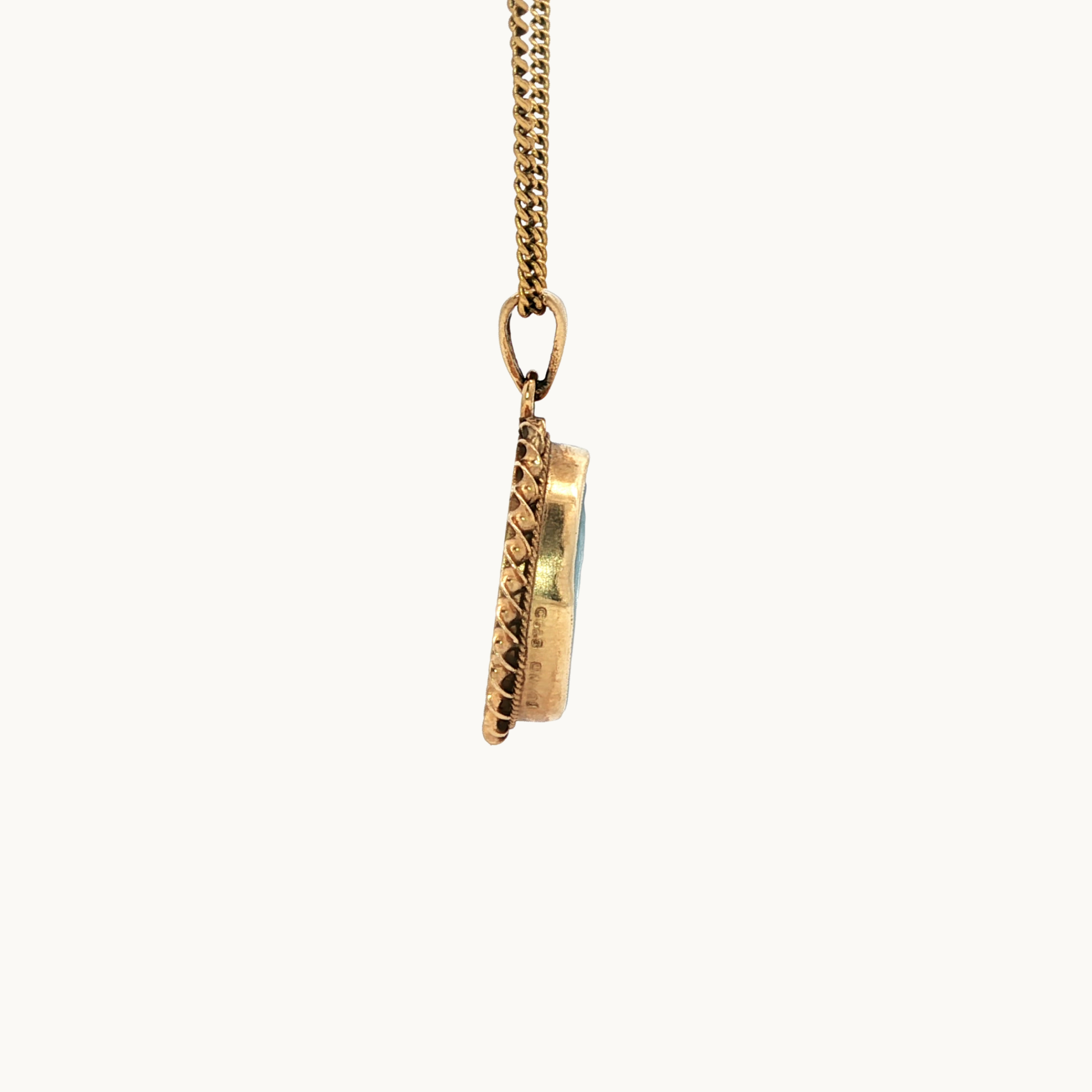 9K Yellow Gold Chain and Pendant with Cameo Horse on Onyx