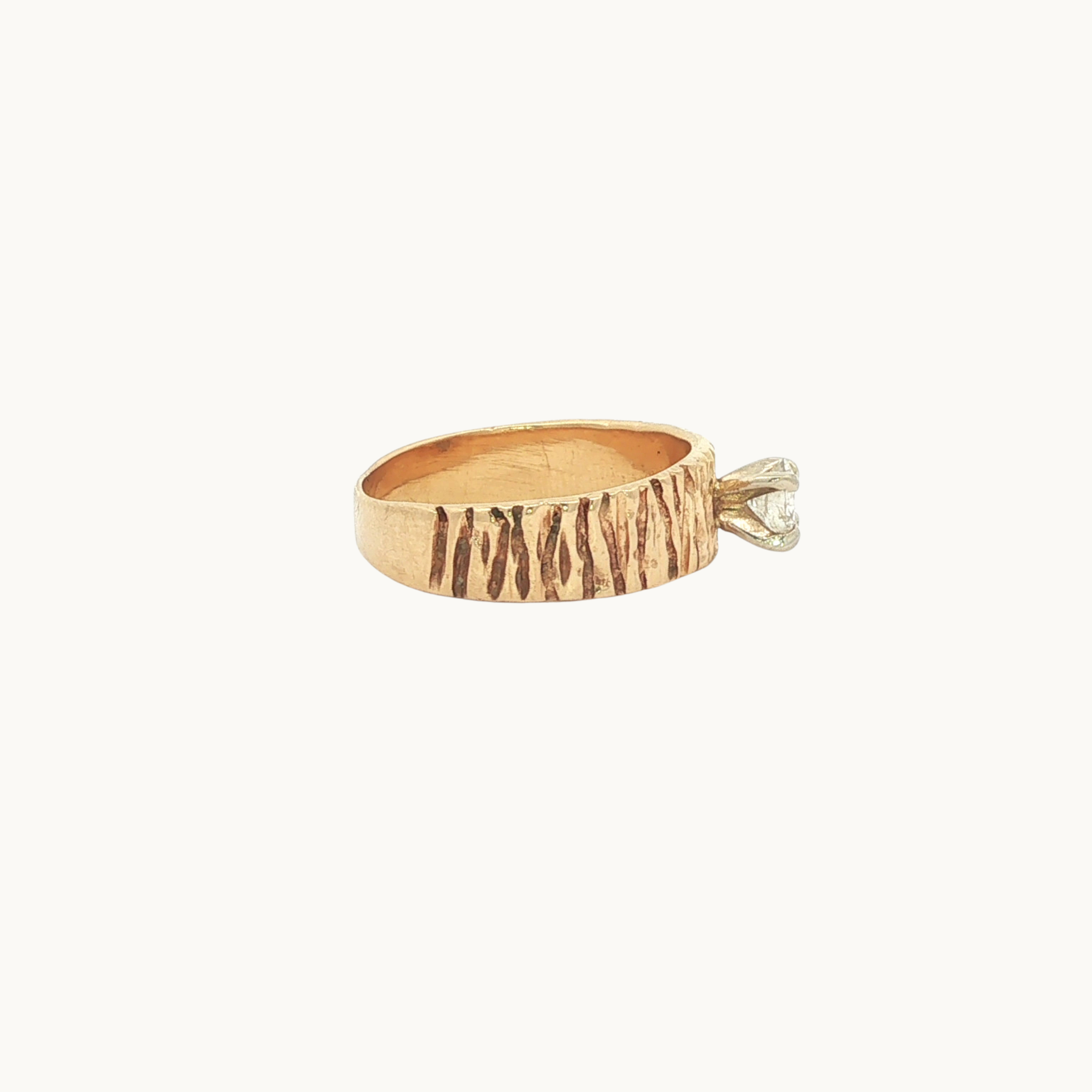 Bague Solitaire en Or jaune 10K avec Diamant